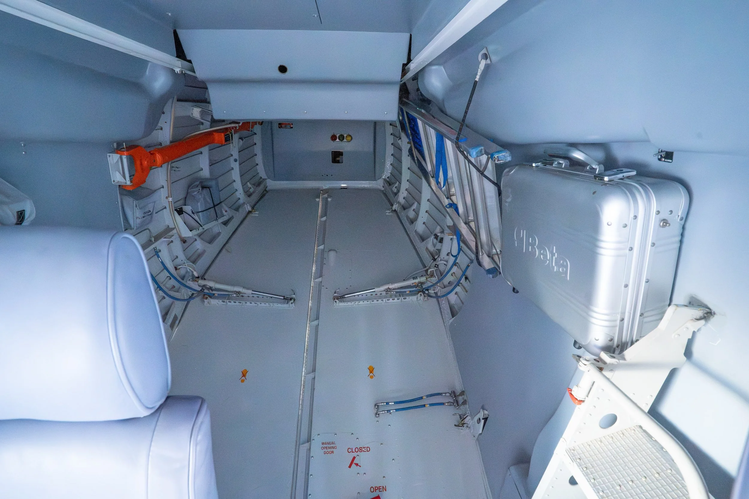 INTERIOR.jpg