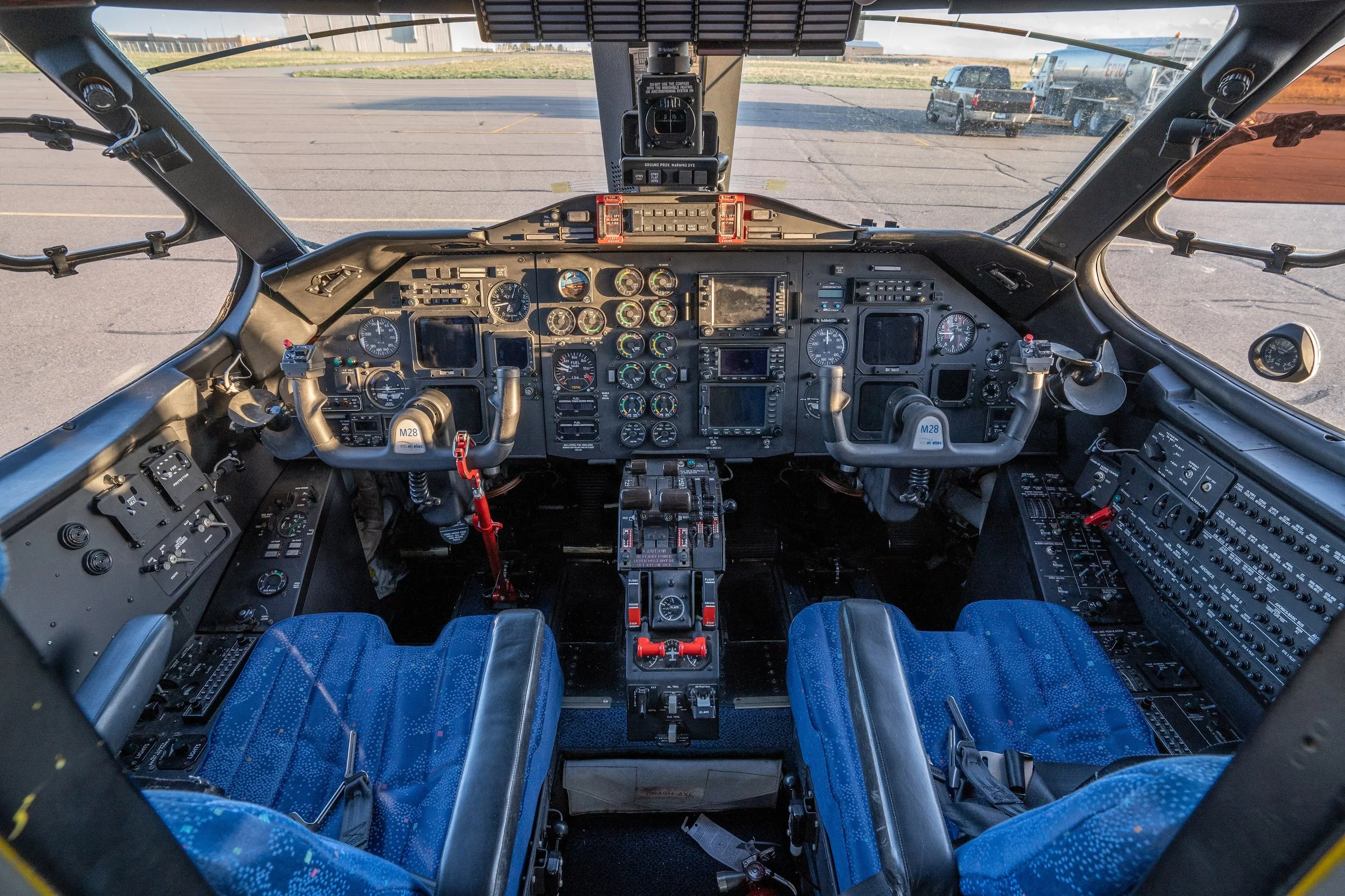 COCKPIT 13.jpg