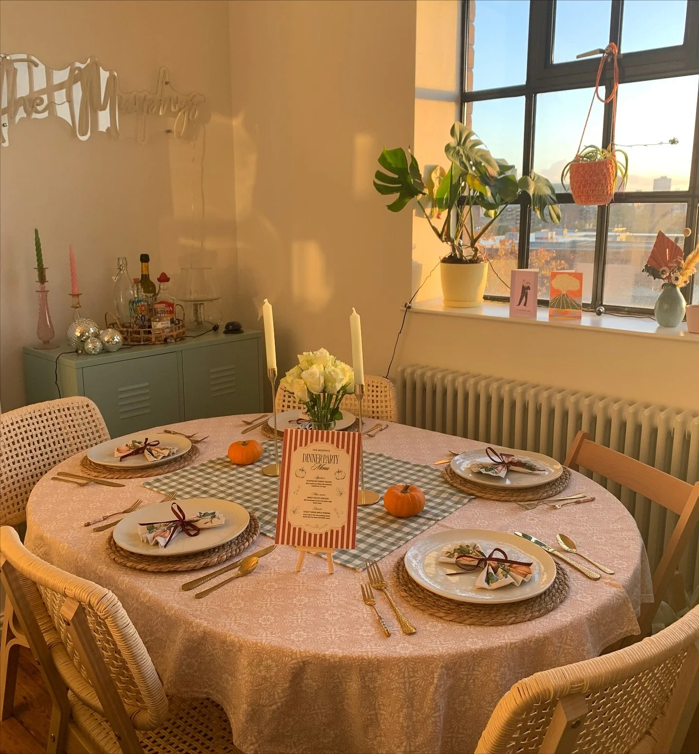 It&rsquo;s officially Autumn and I&rsquo;m ready for cosy Autumnal fun 🍁 Last year we hosted an Autumn dinner party for a few of our friends and here was our Tablescape, including tiny pumpkins, printed menus and pumpkin napkins