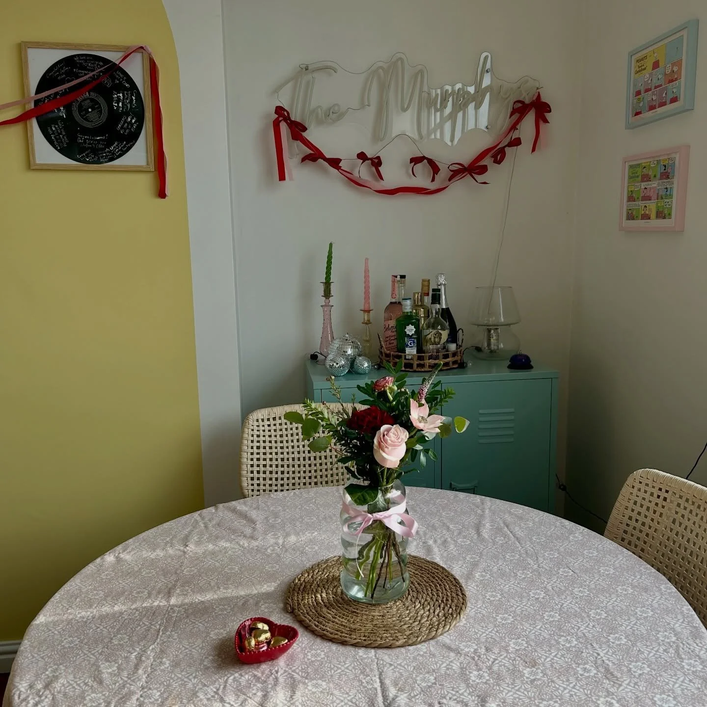 An ode to Valentine&rsquo;s Day 🩷
Covering my flat in pink and red ribbons, bows and flowers is always the best way to wave the winter cobwebs away ✨ plus the past couple of years I&rsquo;ve hosted a Galentines party, which is my absolute favourite 