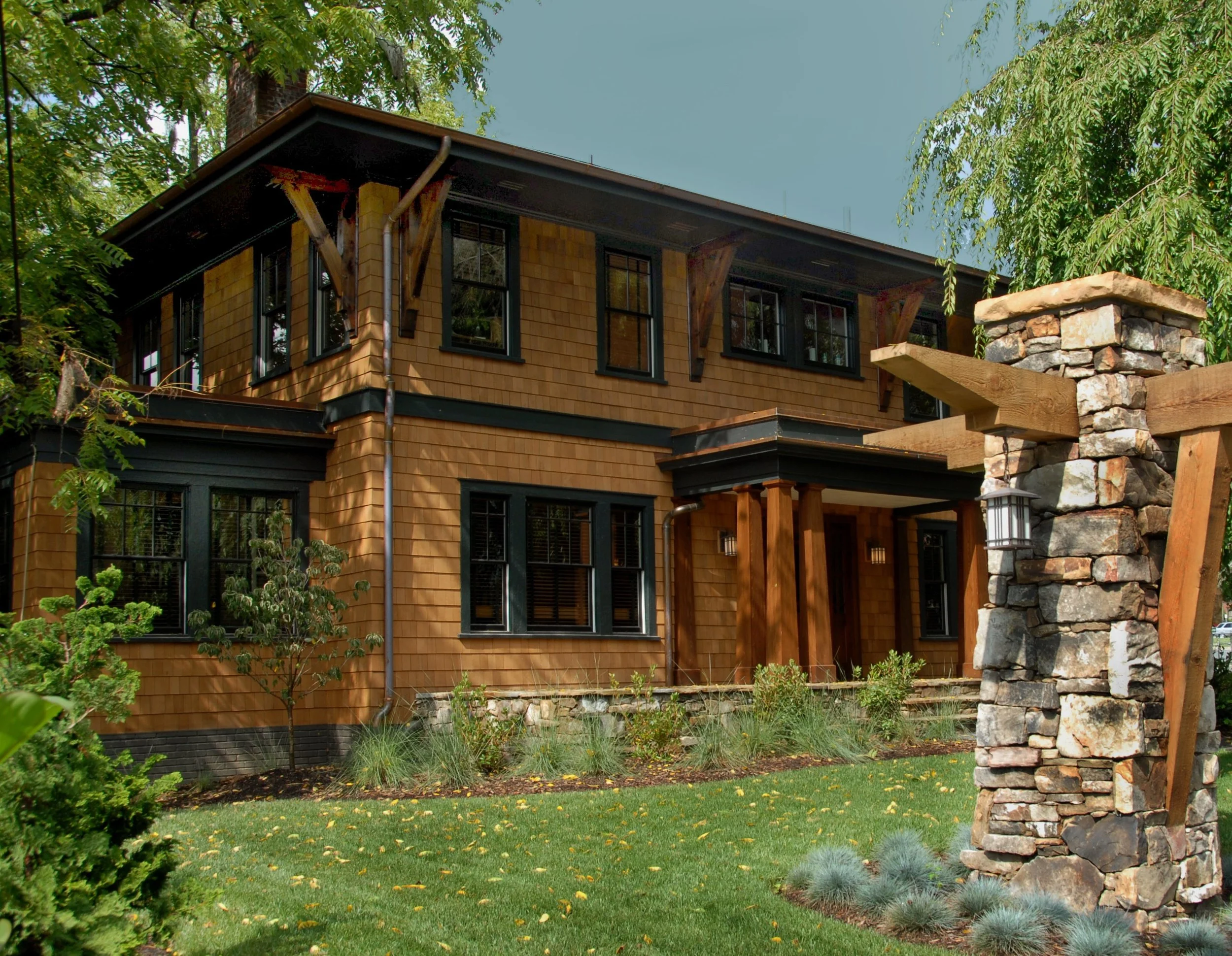 How Factory-Finished Cedar Shingles Reduce Installation Time and Jobsite Costs