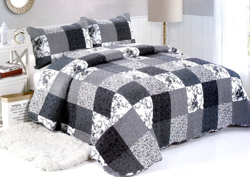 Gray Botanica Quilt Set