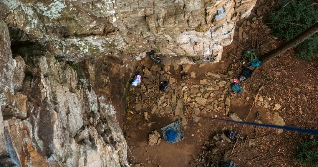 Maiden voyage for my static rope and ascending gear! Captured some of the group climbing Tarantella (5.10a) at Lilly Bluff in Obed. I took mostly video of their climbs and I'm getting around to editing them all, but here are a few photos in the meant