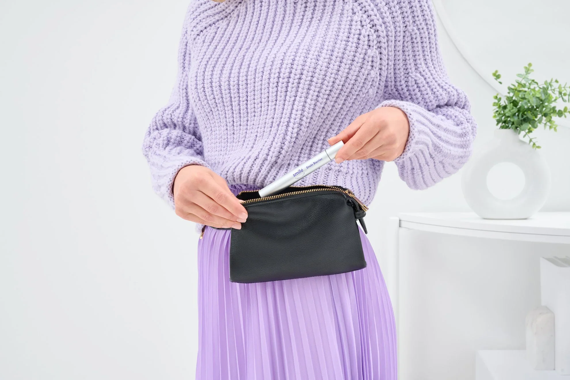 019_Strips_Megan_Purse_5666_a.webp
