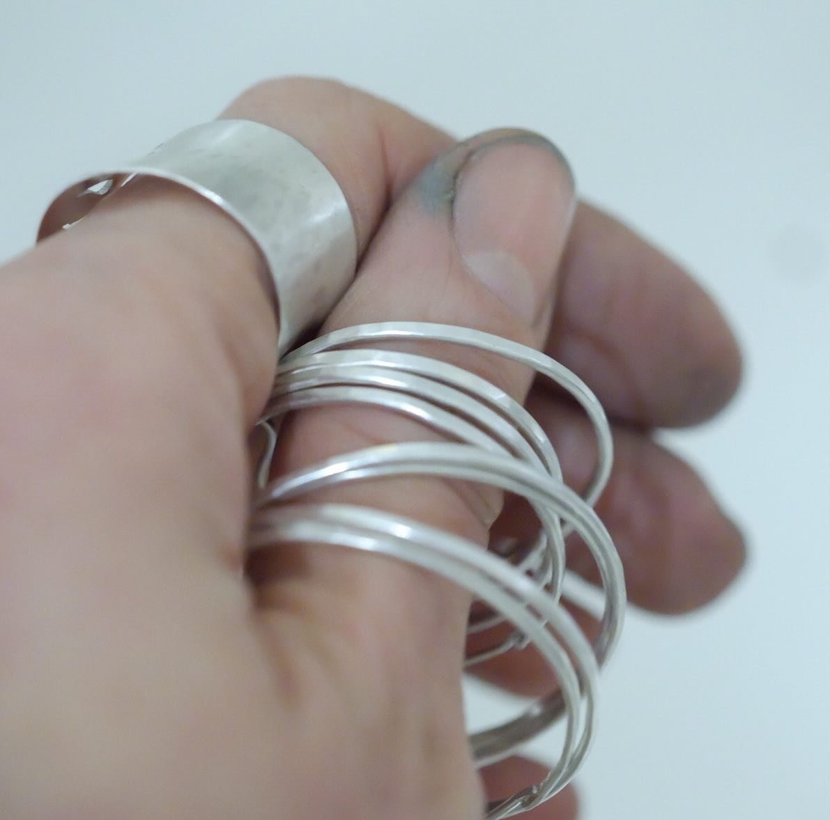 hoop earrings are a cure of all . they are a definite top must in my jewellery selection
.
I am gradually taking most of my most trusted earring designs out of my collection . but the hoops in several variants will remain
.
&lt;3
.
.
.
#tinahjelm #ti