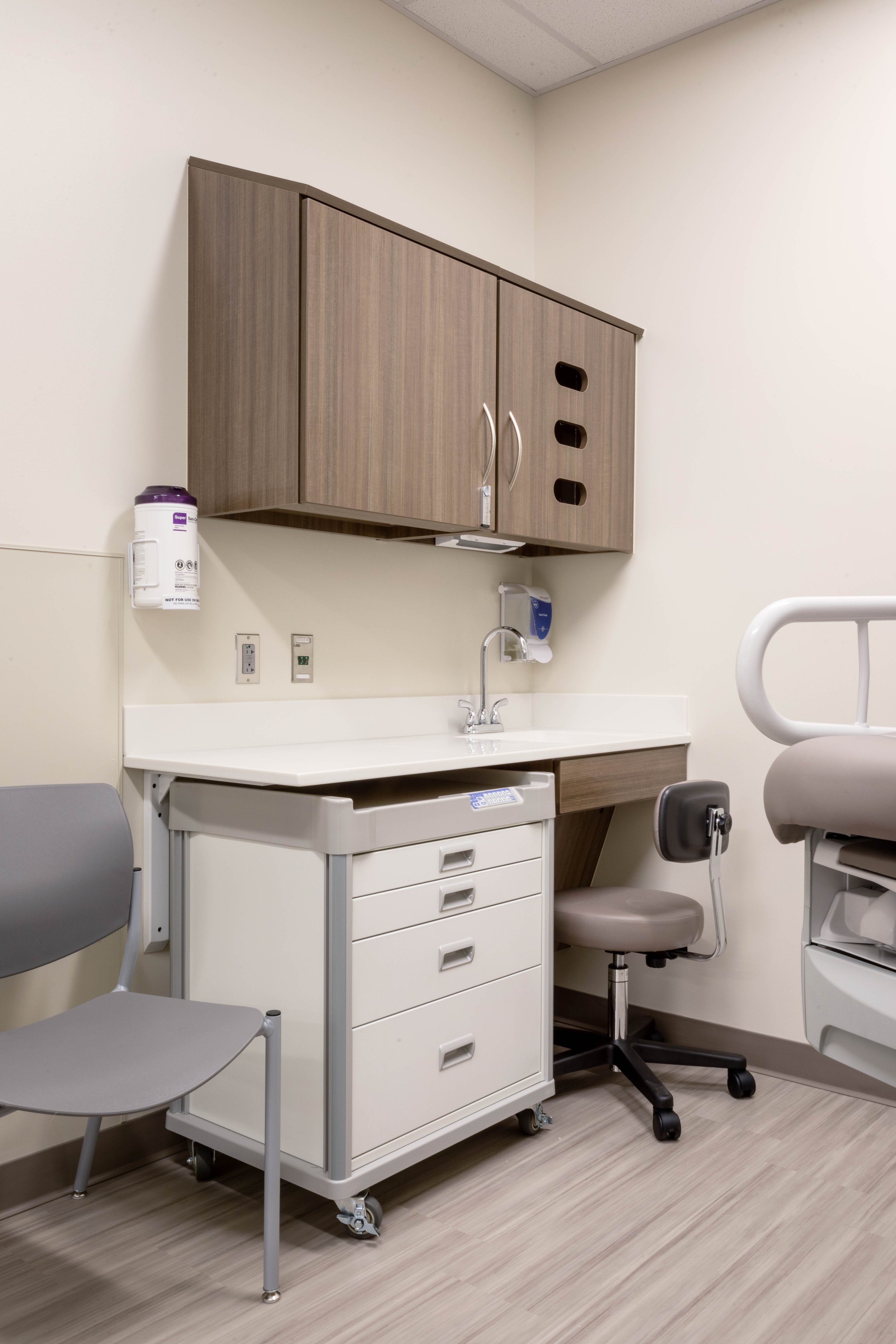 IE+UAB+AIDS+Center+Interiors+(15+of+32).jpg