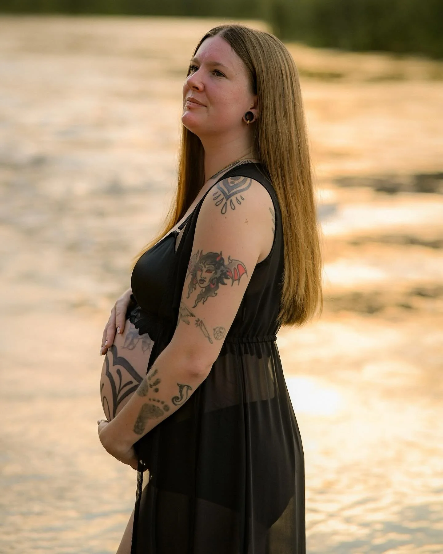 the most beautiful and amazing momma to be, and oh the power she holds!! 🕊️🎞️