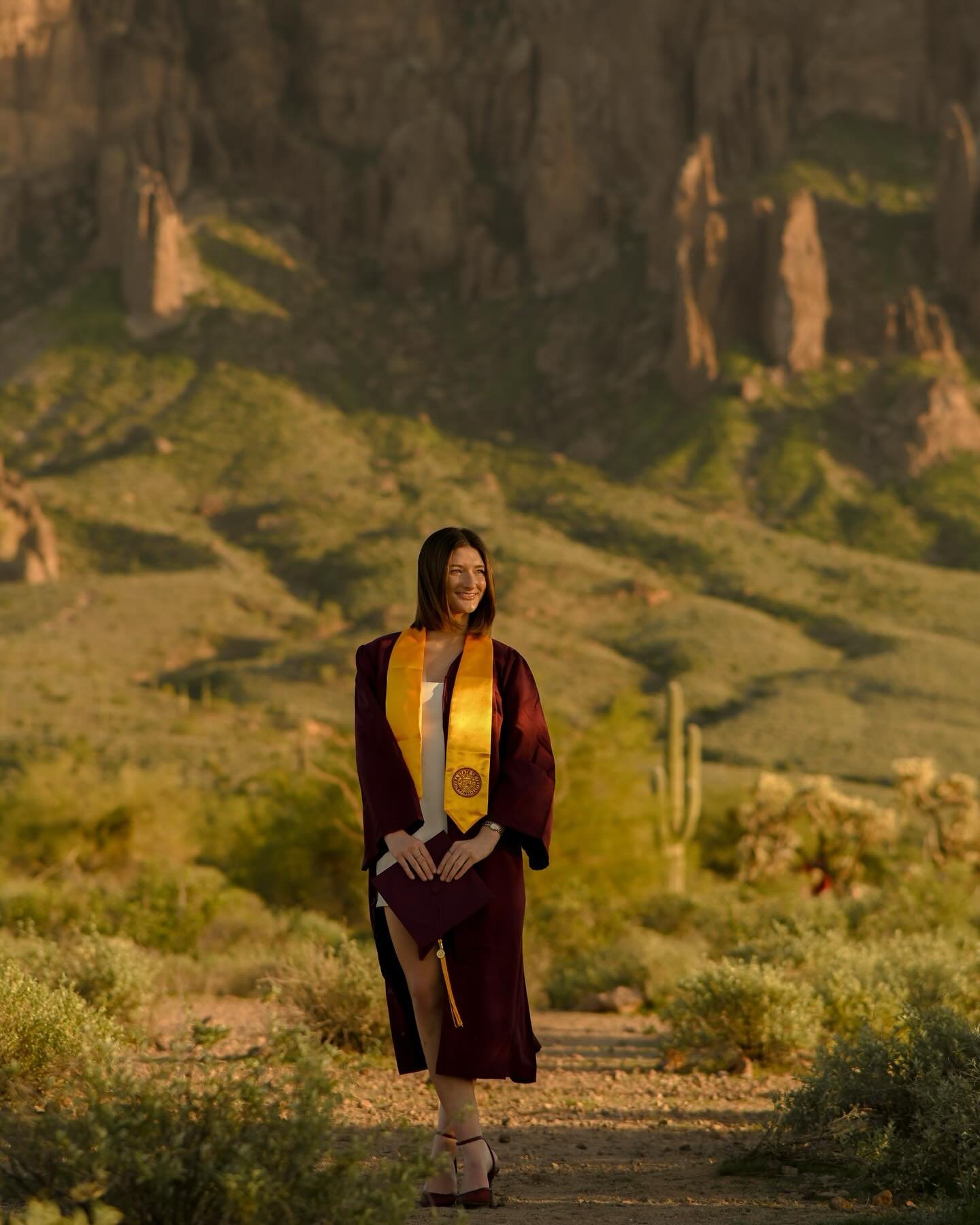 Reagans grad photos 🎓⭐️ still in awe of how green the desert is right now!! 

#arizonaseniorphotographer #azphotographer