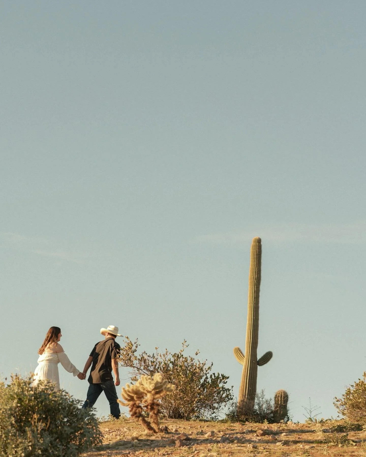 to the ends of the earth I&rsquo;ll follow you 🌵🤍
.
.
Ashley and Ryan&rsquo;s engagements had the most perfect romantic rustic vibe and were so fun!