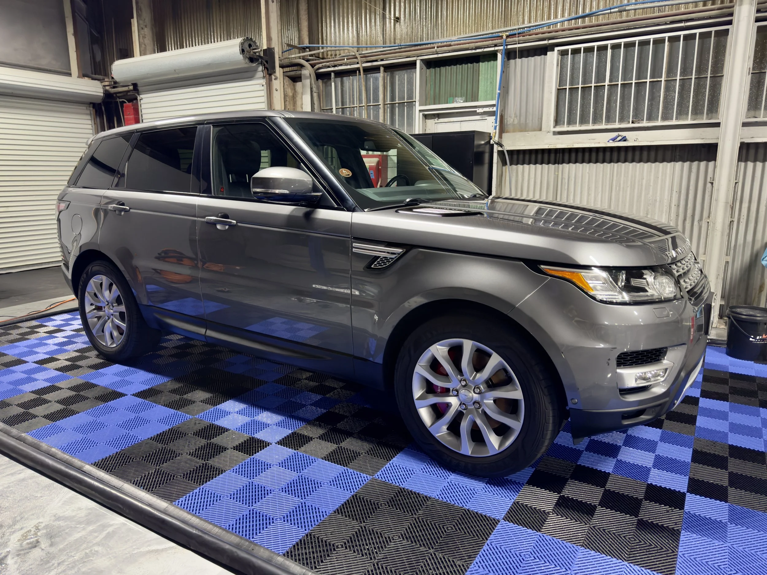 Range Rover on mat.jpg