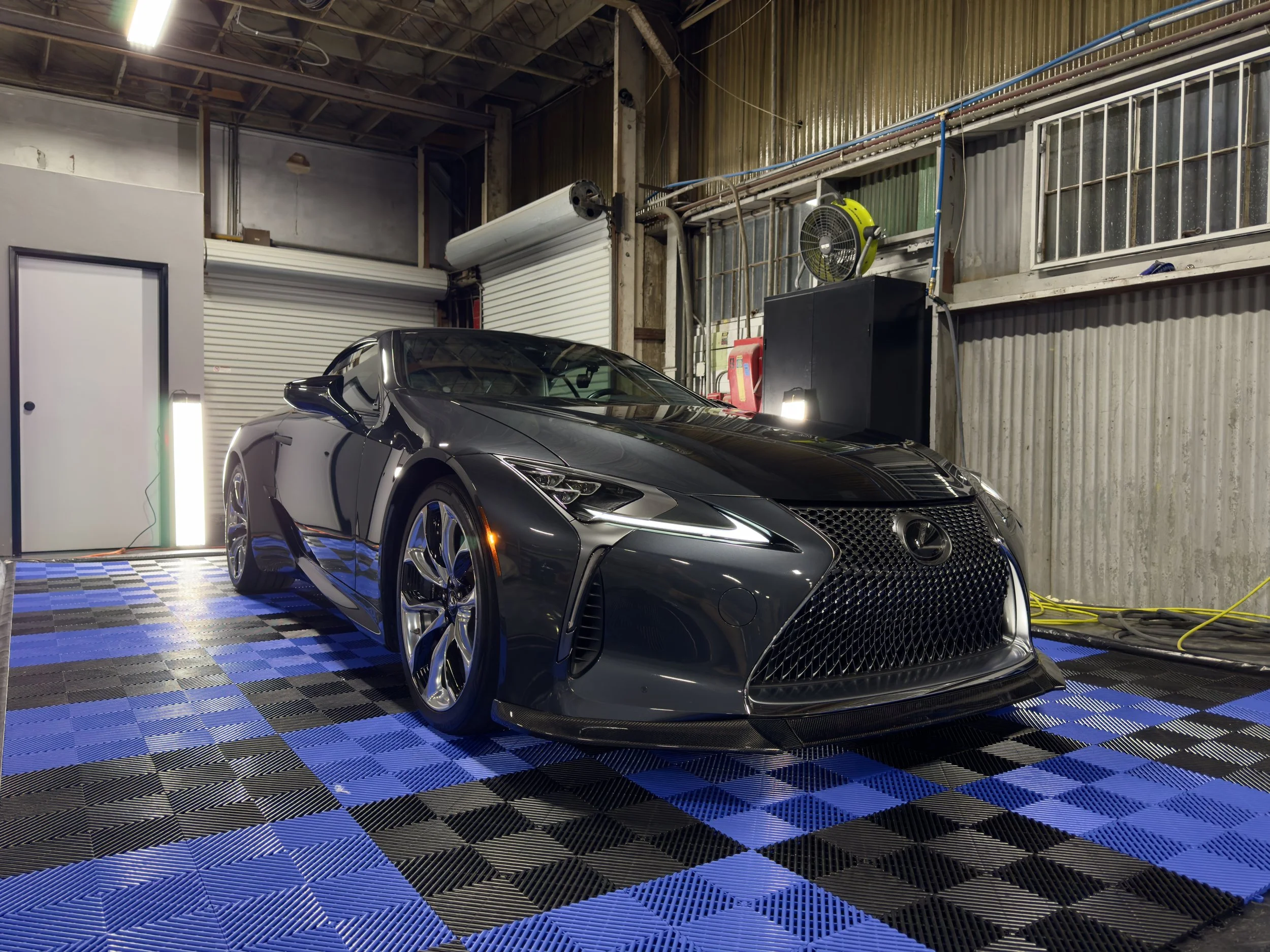LC500 on mat.jpg