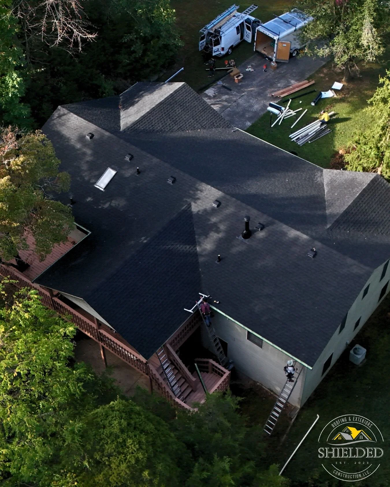 Heights? No thanks. 

Good thing you&rsquo;ve got a crew who actually likes climbing ladders, crawling across rooftops, and getting their hands dirty&mdash; so you don&rsquo;t have to. 

From shingles to siding to gutters, we&rsquo;ve got you covered