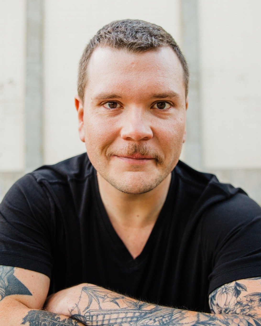 As @karidionlandry is about to welcome baby #2 any day now, we're thrilled to share that the incredible @theandyhudson will be joining Akropolis on clarinet for the month of June while Kari is away on maternity leave. 

Andy will join Akropolis to pe