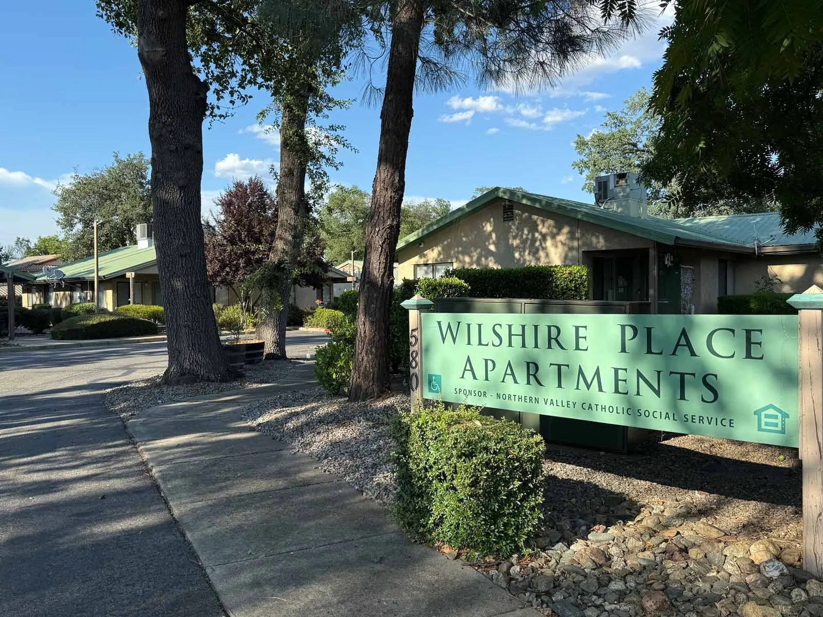 Wilshire Place Apartments