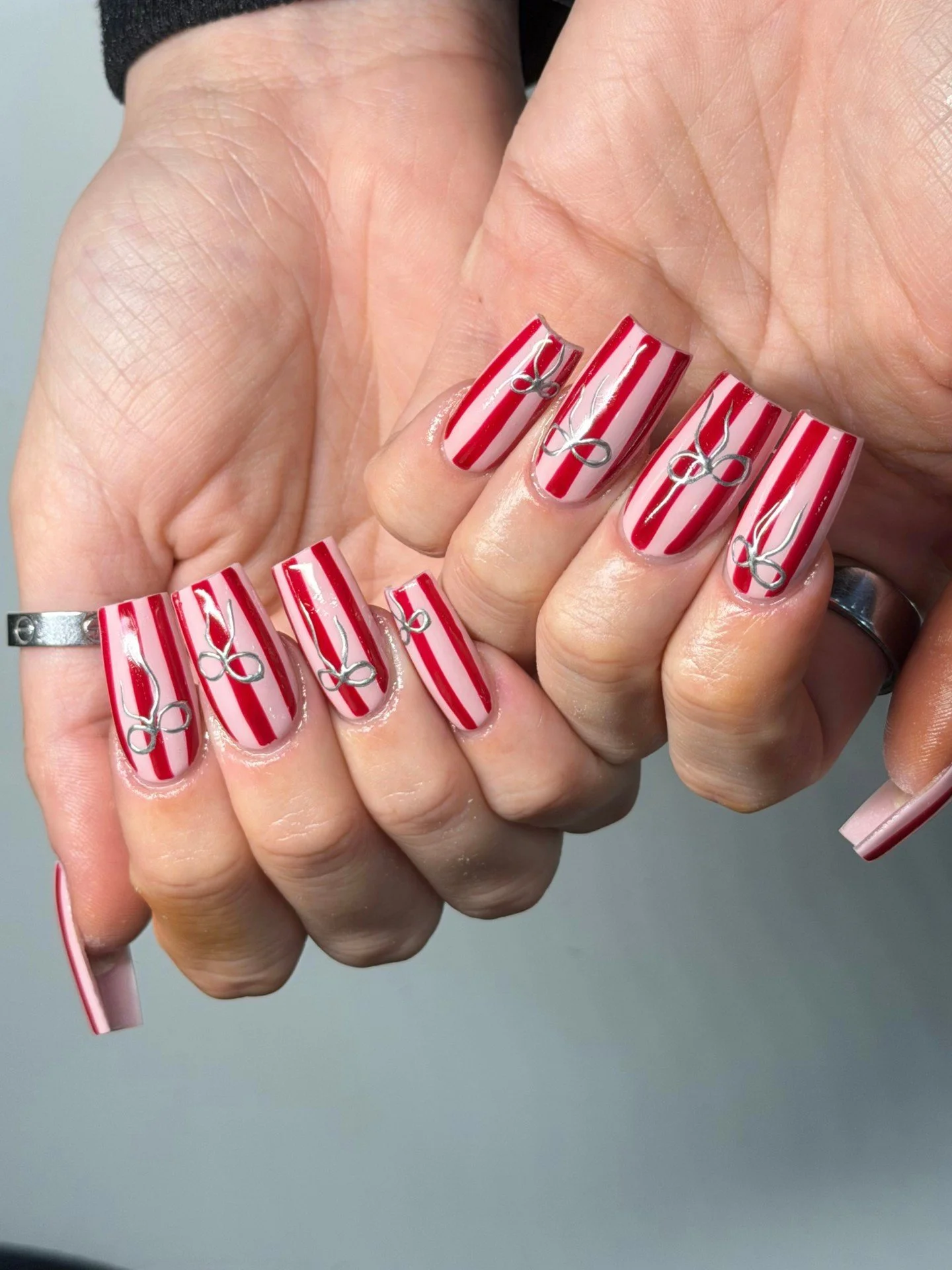 a little christmas nail art wrap-up ✨

festive sets, winter details and all the sparkle we could possibly fit into december.

christmas may be wrapping up, but our nail art brushes are already warming up for january french tips, clean lines and fresh