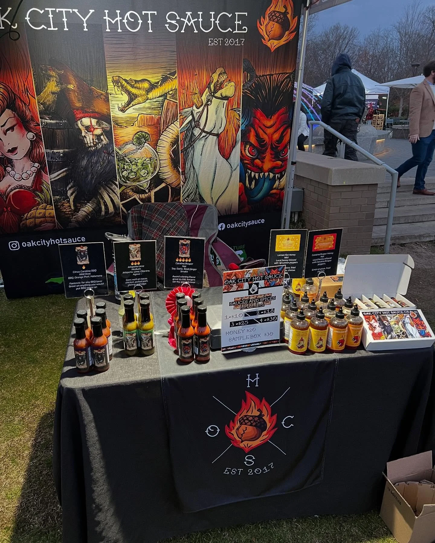 Hey folks! Only two more markets this year! Tonight we&rsquo;ll be at the Cary night market till 10, and tomorrow we&rsquo;ll be in Fenton 11-4! Come get your sauce for the rest of the year!