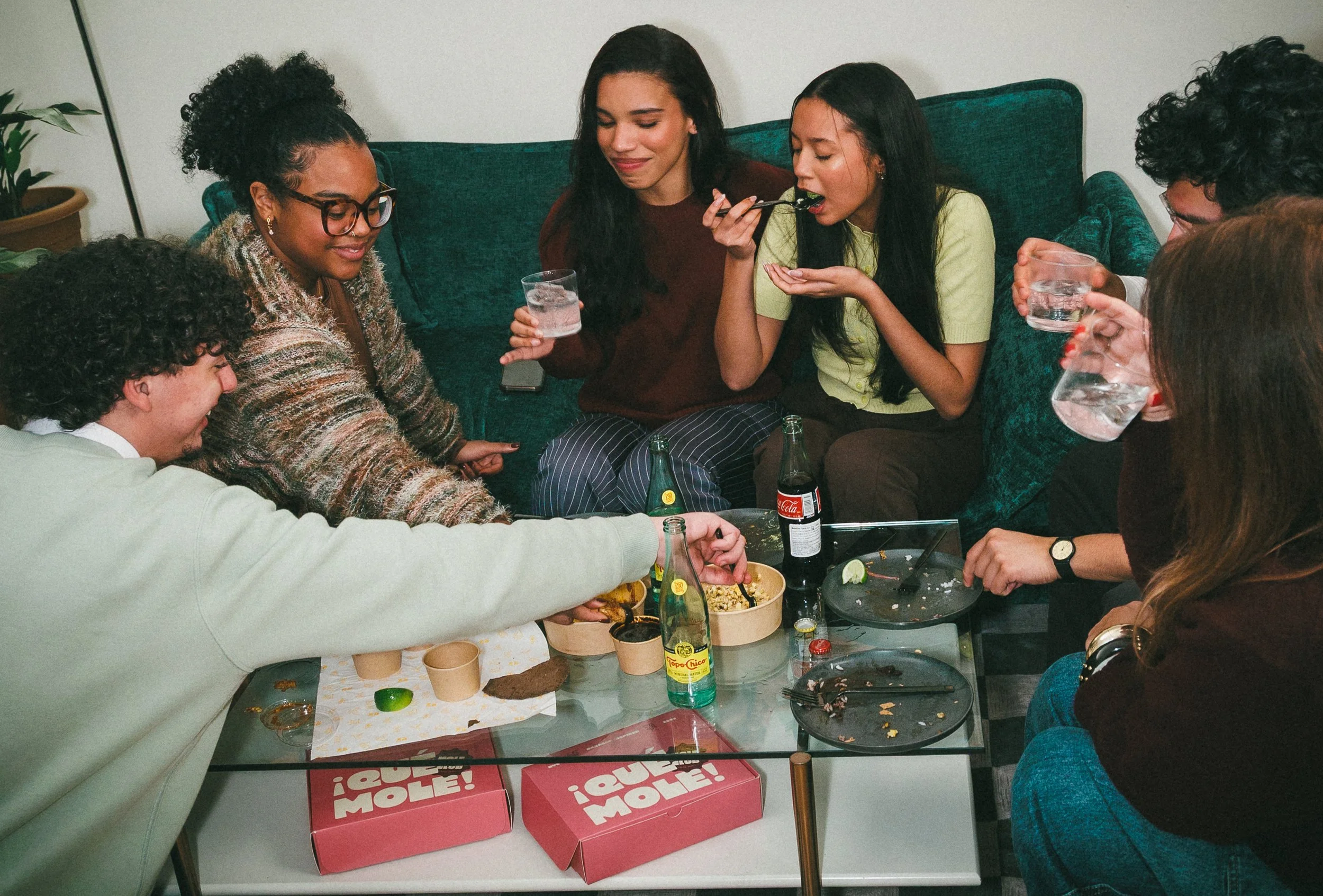 quemole-mexicanfood-friends.jpg