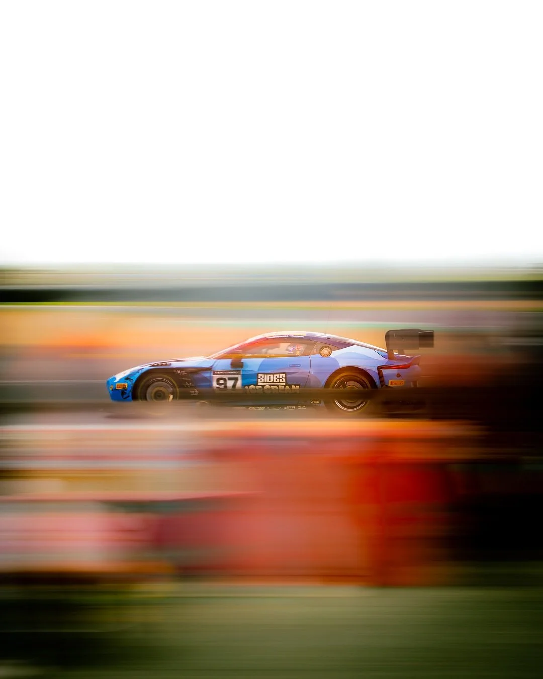 Another trip to Donington, another Aston pan at the Esses 👌

I have slightly mixed feelings about so blatantly repeating a shot I&rsquo;ve done lots, but it&rsquo;s hard not to like it. 

@british_gt 
@doningtonpark 

#car19 #motorsport #motorsportp