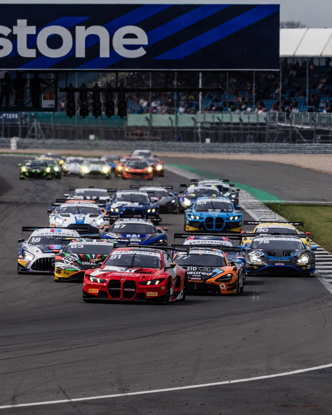 The traditional first sunburn of the year did its thing again. 

But with the Silverstone 500 closing, the 2026 British GT season is finally here after a long off season. 

Great weekend. Now editing. 

#car19 #motorsport #motorsportphotography #brit
