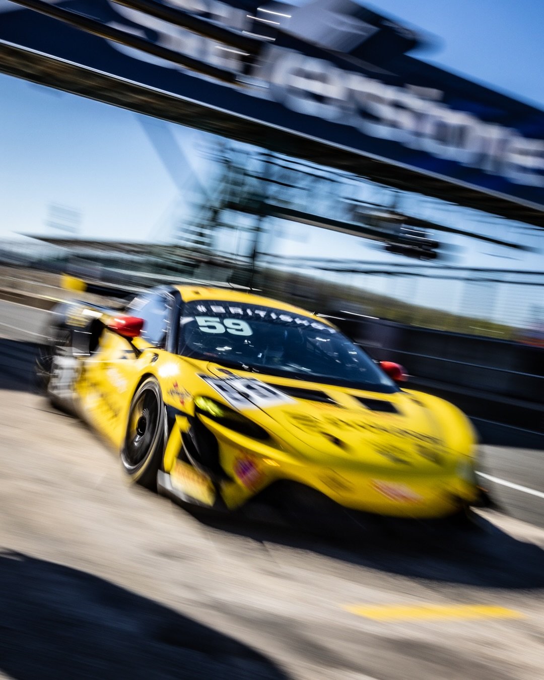 Still buzzing. 

More from the Silverstone 500 @british_gt season opener. 

#car19 #motorsport #motorsportphotography #britishgt #silverstone