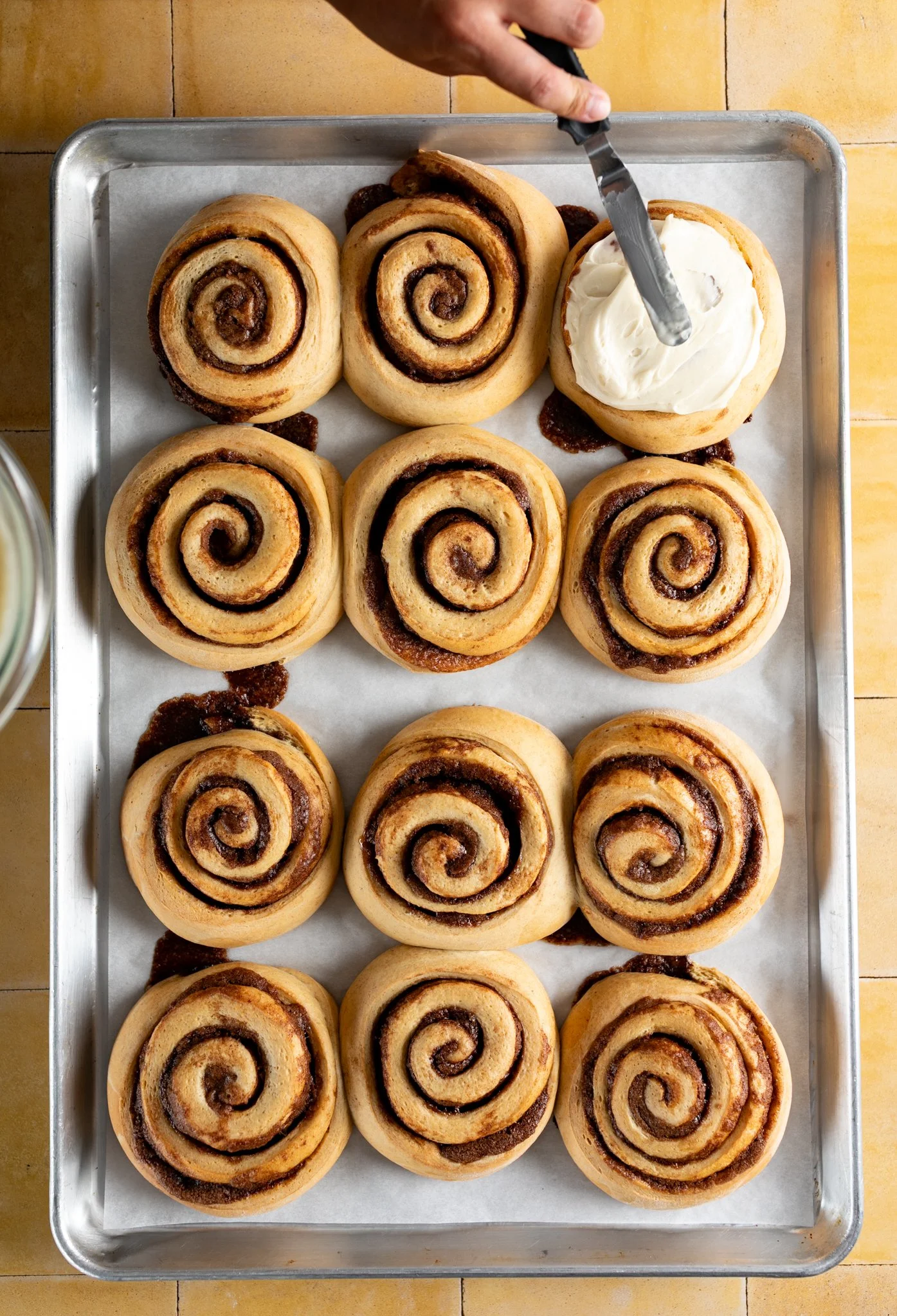 tray of giant fluffy cinnamon rolls bellingham bakery seattle restaurant photographer