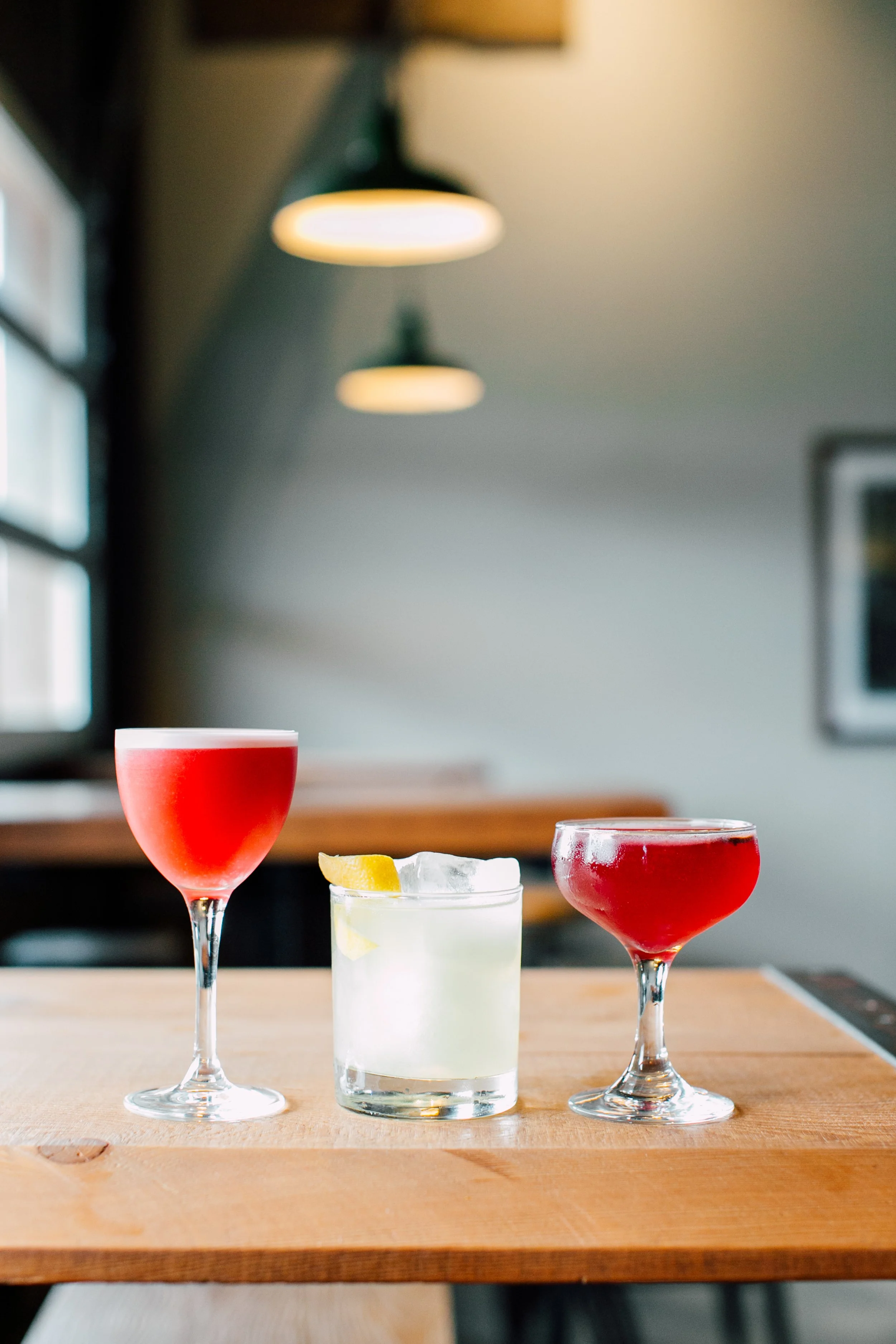 beautiful bright cocktail photos on a summer evening seattle restaurant photographer