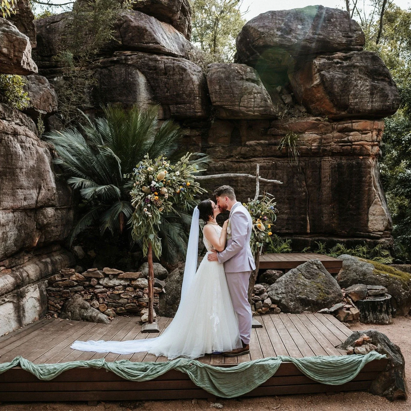 Kangaroo Valley bush retreat has the most amazing ceremony space amongst the beautiful landscape &amp; rock formations. An unforgettable space to marry your partner. 
.
.
.
#weddingceremony #naturallandscape #danikabellflorist #arbourarrangement #bri
