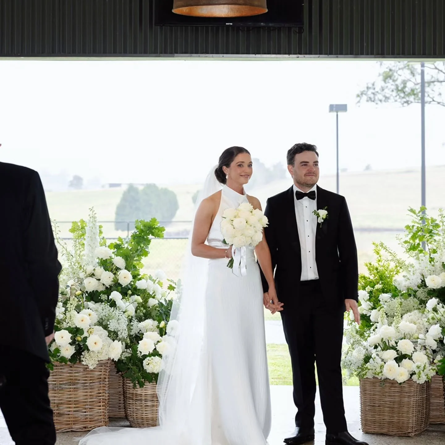 So many stunning images from Jess &amp; Pat's wedding! Here's a few from the ceremony.. 
.
.
.
#danikabellflorist #ceremonyflowers #weddingflowers #wollondillyflorist #whitewedding 

Photographer @piptakesapicture
Florals @danikabellflorist 
Celebran