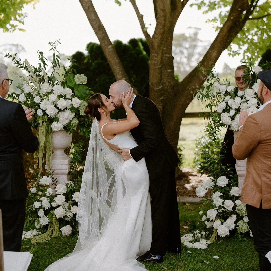Happy 1st Wedding anniversary to 
Olivia + Andrew! Time flies when you're having fun ❤️
They had the most beautiful wedding at @cvrestaurant with some amazing Vendors.. 
.
.
.
#danikabellflorist #weddingflorist #weddinganniversary #centennialvineyard