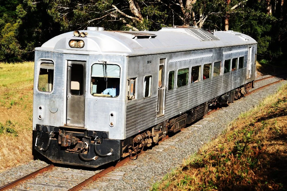 Daylesford-Railway_DRC40-Silver-Streak_Leaving-Bullarto.jpg
