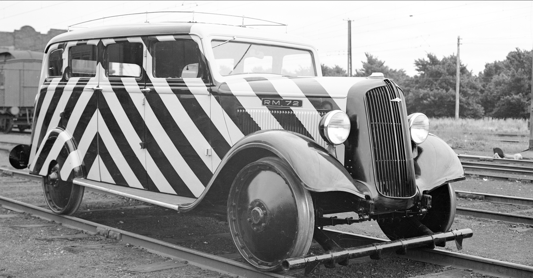 1936 Dodge rail motor.png