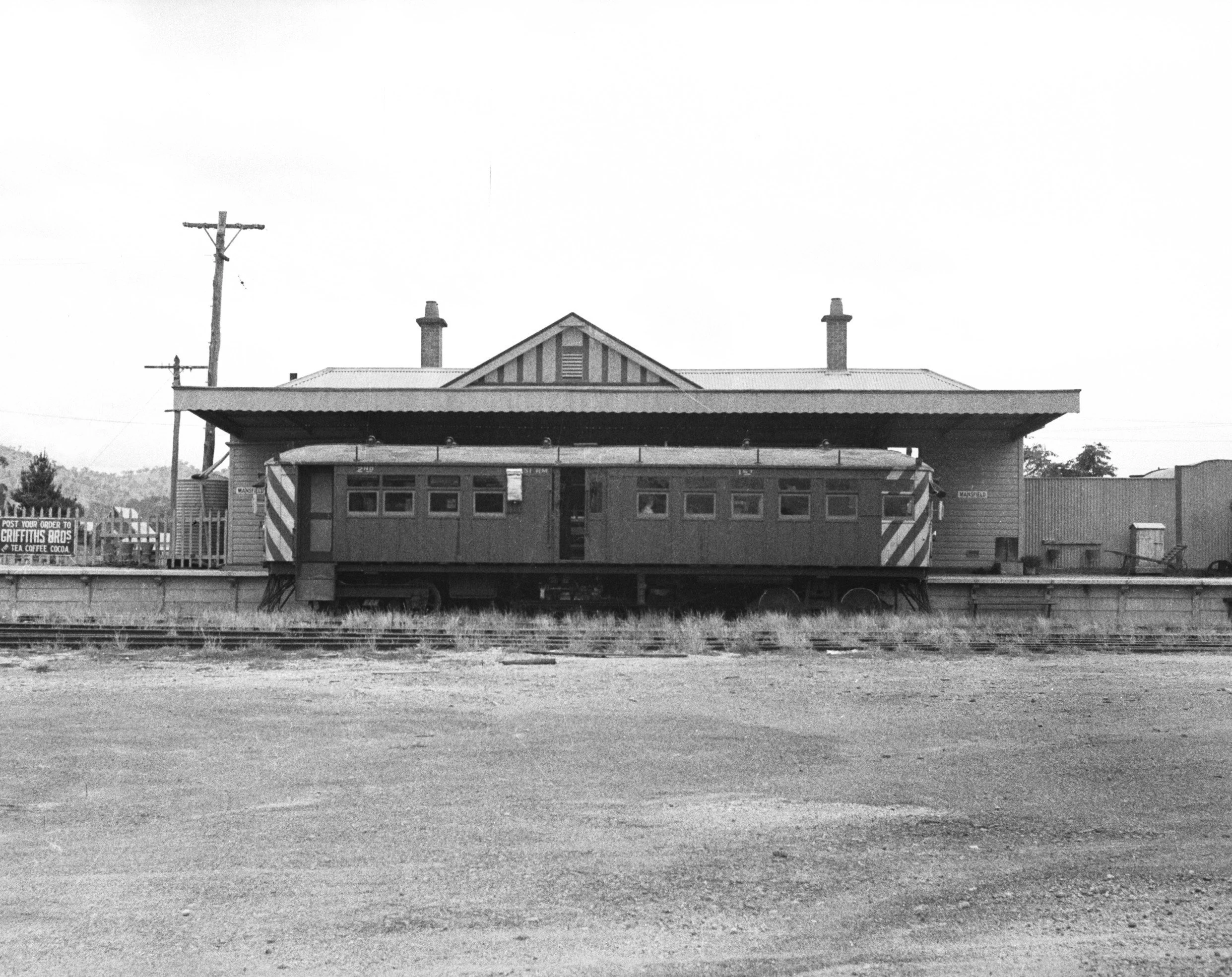 51RM at Mansfield - 1 Jan 1948 - RB McMillan - PN25592.jpg