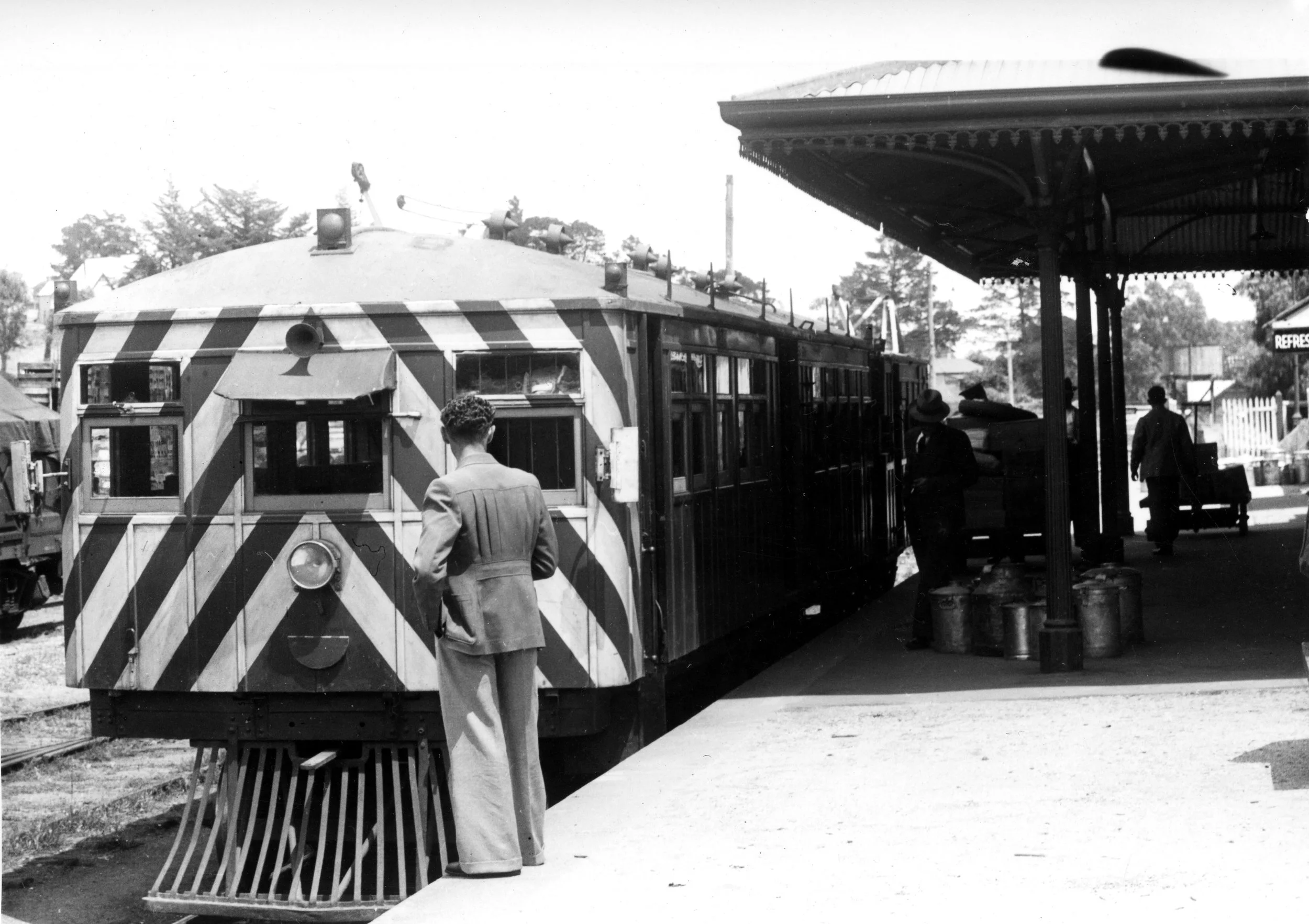 Leyland RM at Yea - Tom McCaw.jpg