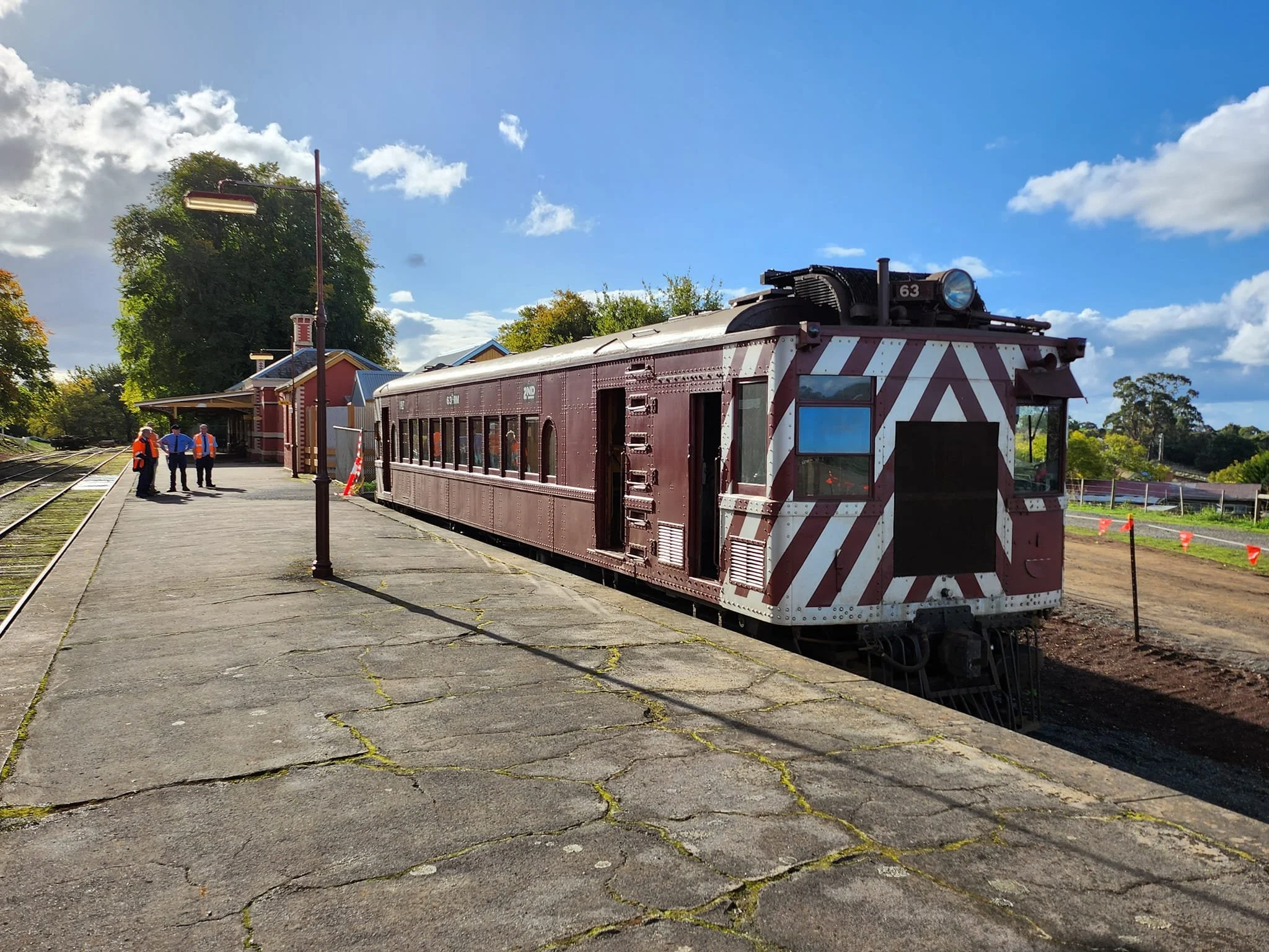 63 in te back platform.jpg