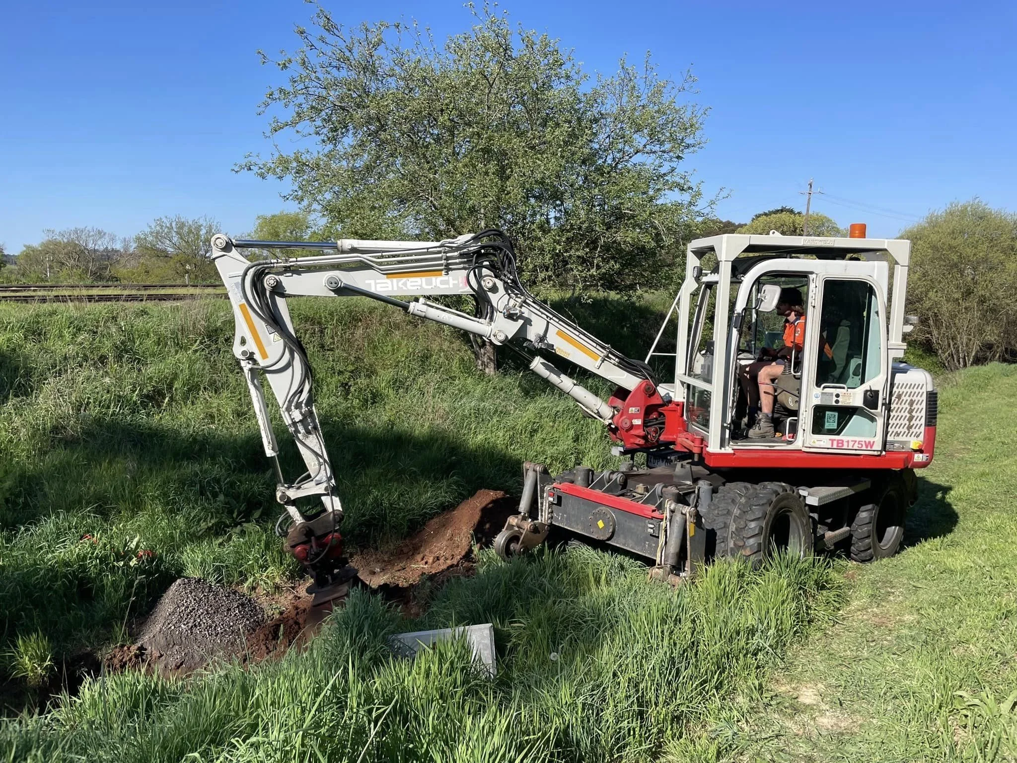 new excavator.jpg