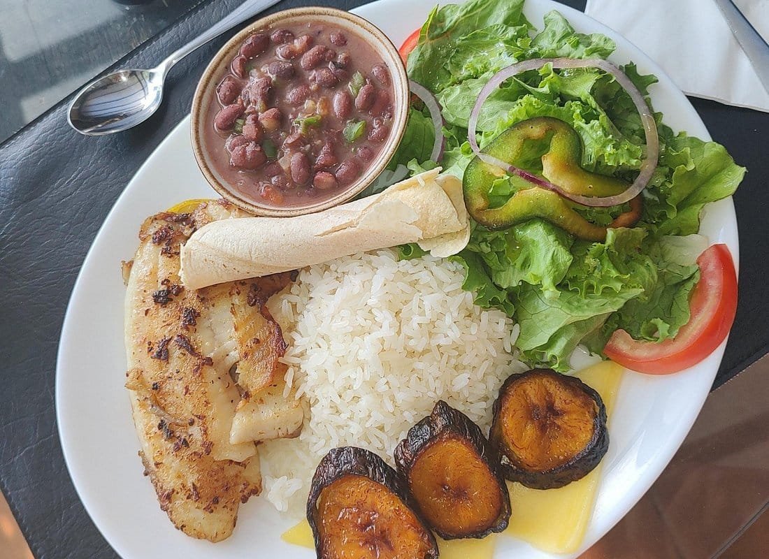 Traditional-CastaRican-lunch-hornillas.jpeg
