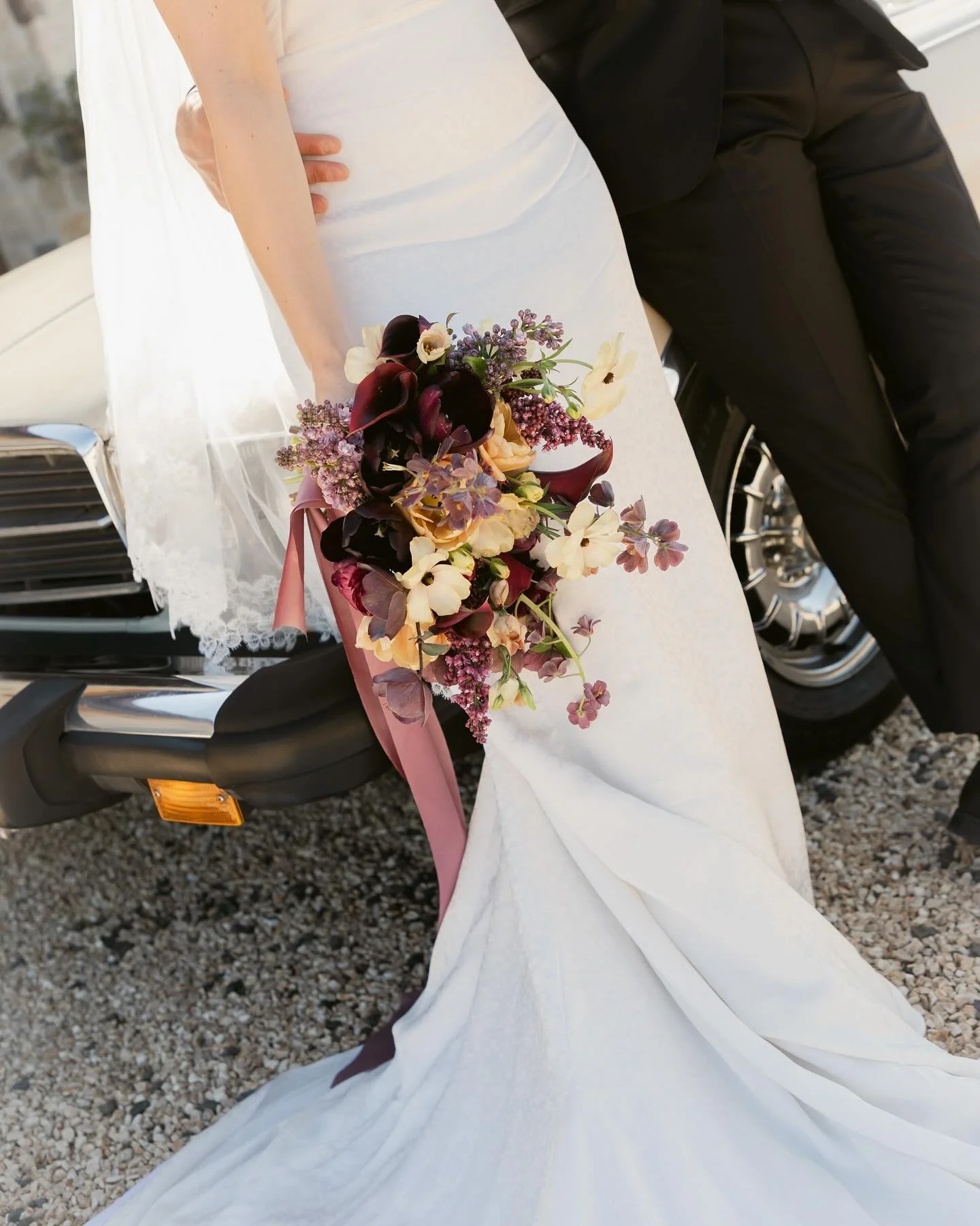 Tuscan Vineyard Romance ✨

Every details was pure magic, so grateful to have been a part of it. 

Completely in love 🤍 with how @memoriesinapocket captured the beauty &amp; emotion so perfectly.

Vendors:

Venue|| @lachini_newbergvilla &amp; @lachin