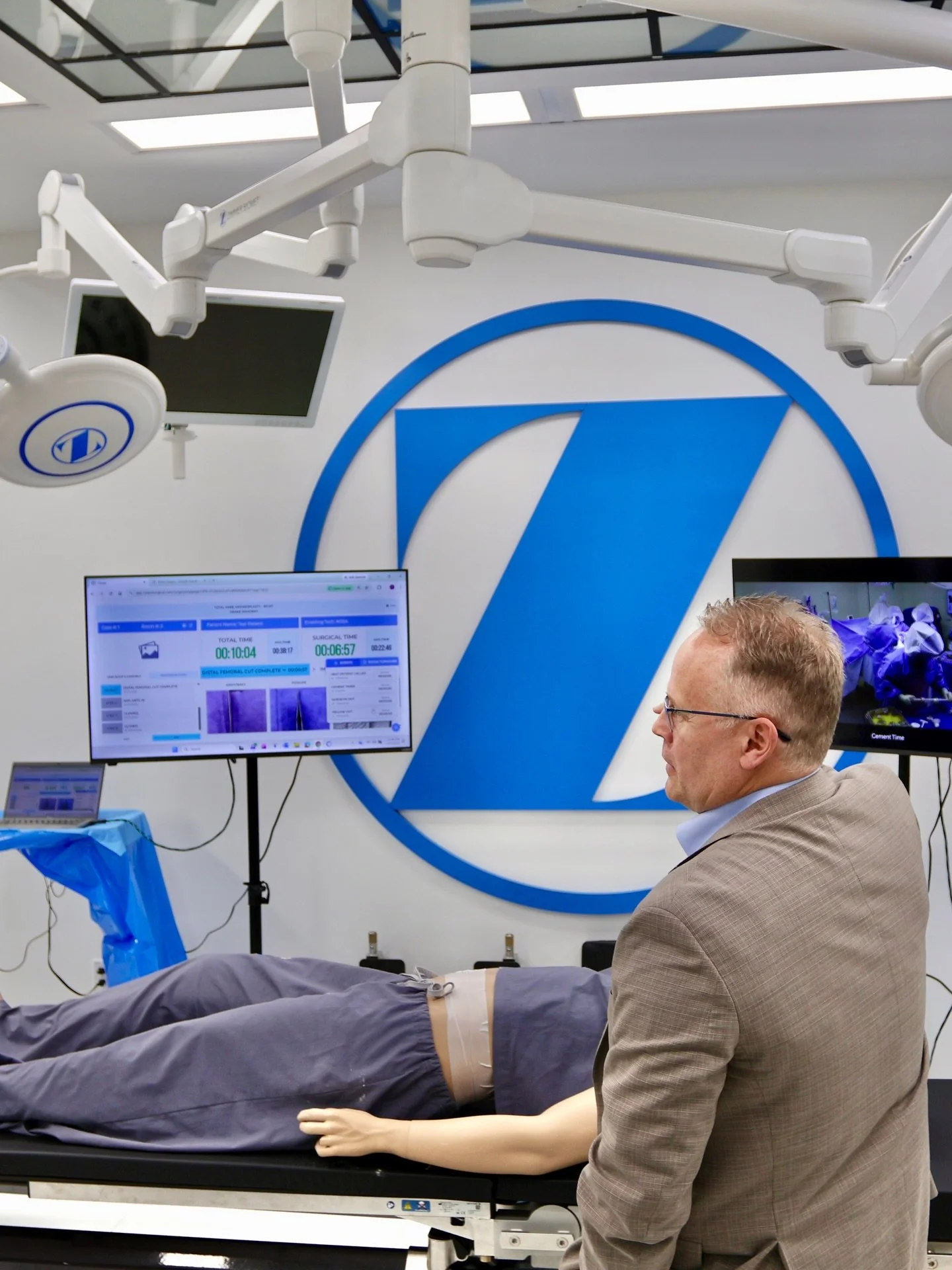 ASC efficiency meeting with Zimmer Biomet! 🦾🎥

Scottsdale, Arizona 📍