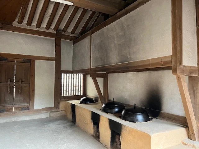 a kitchen at the Korean palace