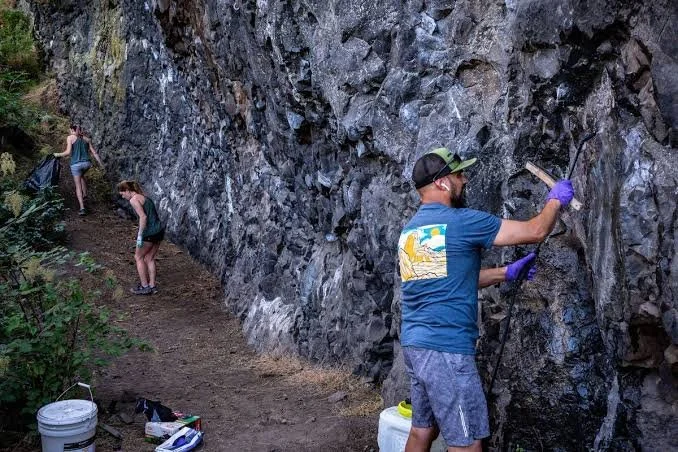 Cliff Drive Crag Cleanup