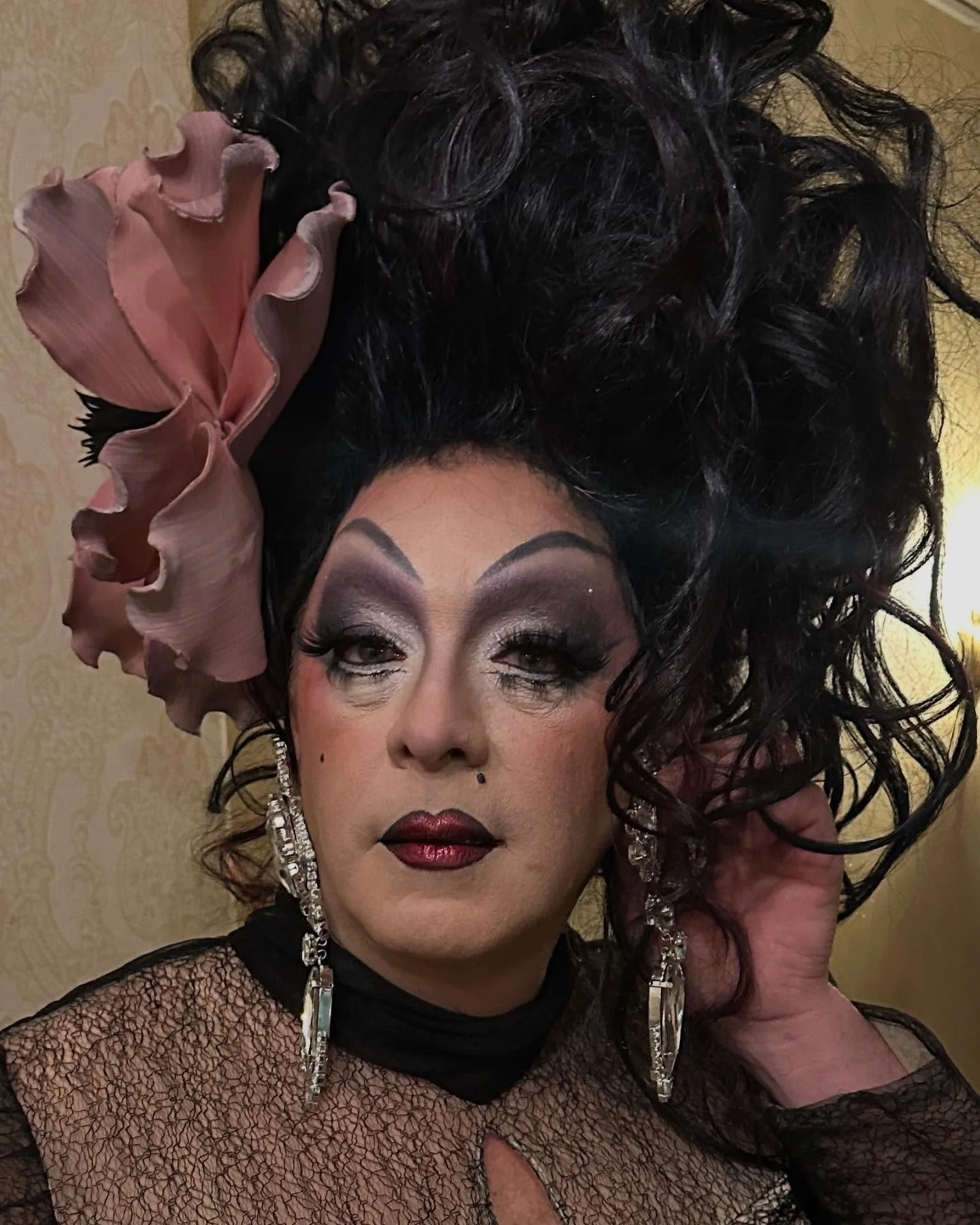 Barb, John and SpongeBob. 💜🖤 #titanic #dragmakeup #byme 🖤💜