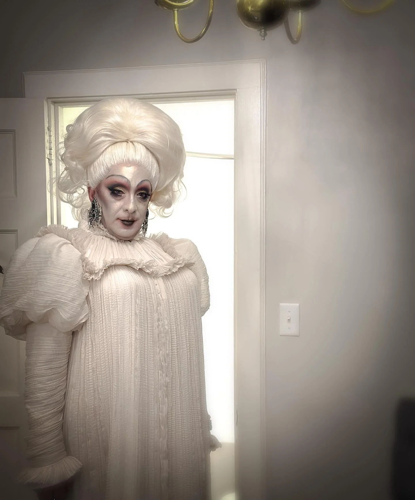 Tonight&rsquo;s creation, Bride of Frankenstein. 🖤 @jsniagra #brideoffrankenstein #brideoffrankensteinmakeup #dragmakeup #dragmakeupartist #beautiful #thisishalloween #hawthornehotel #halloweenball