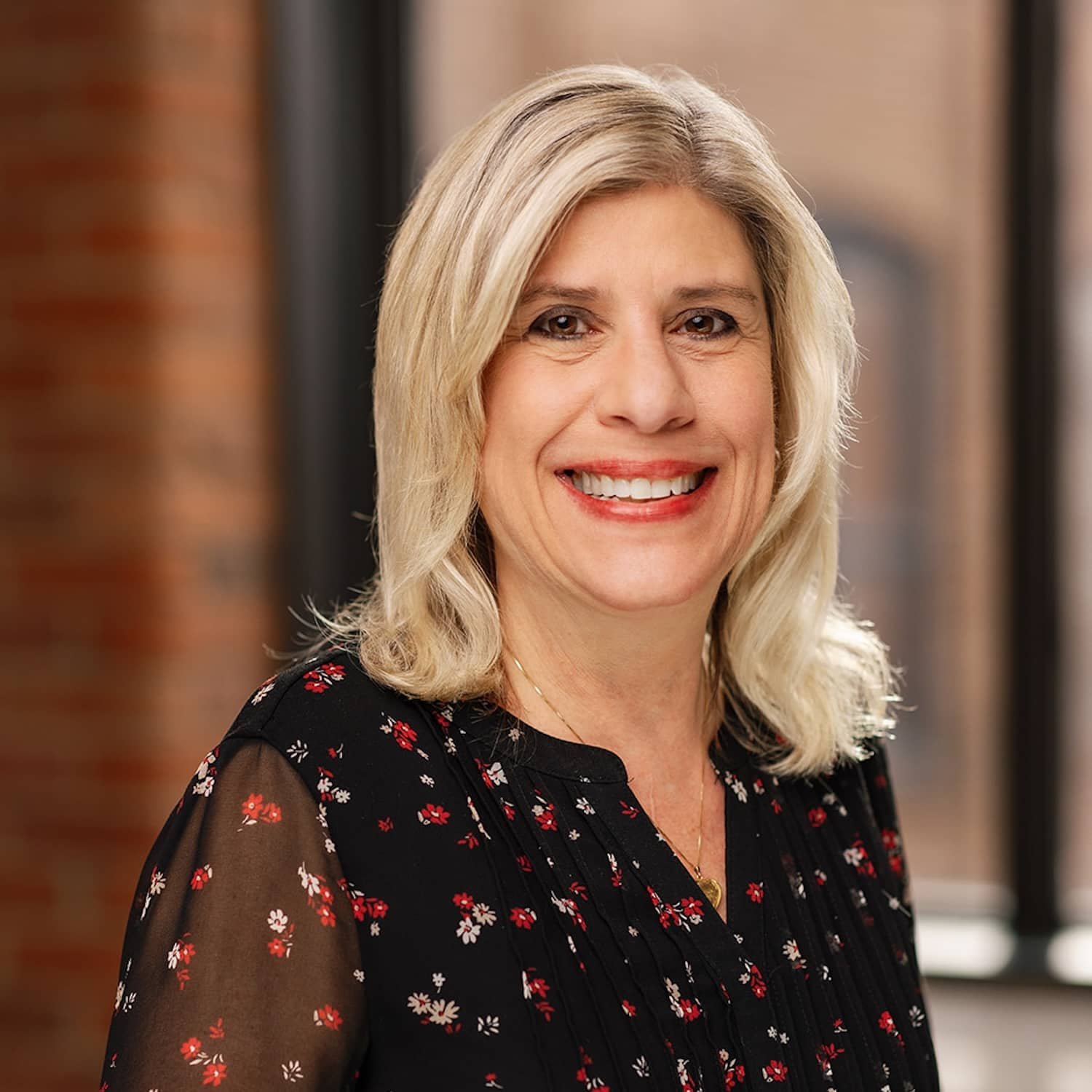 Makeup Artist Boston | Beauty | Grooming | Hair | Headshots 