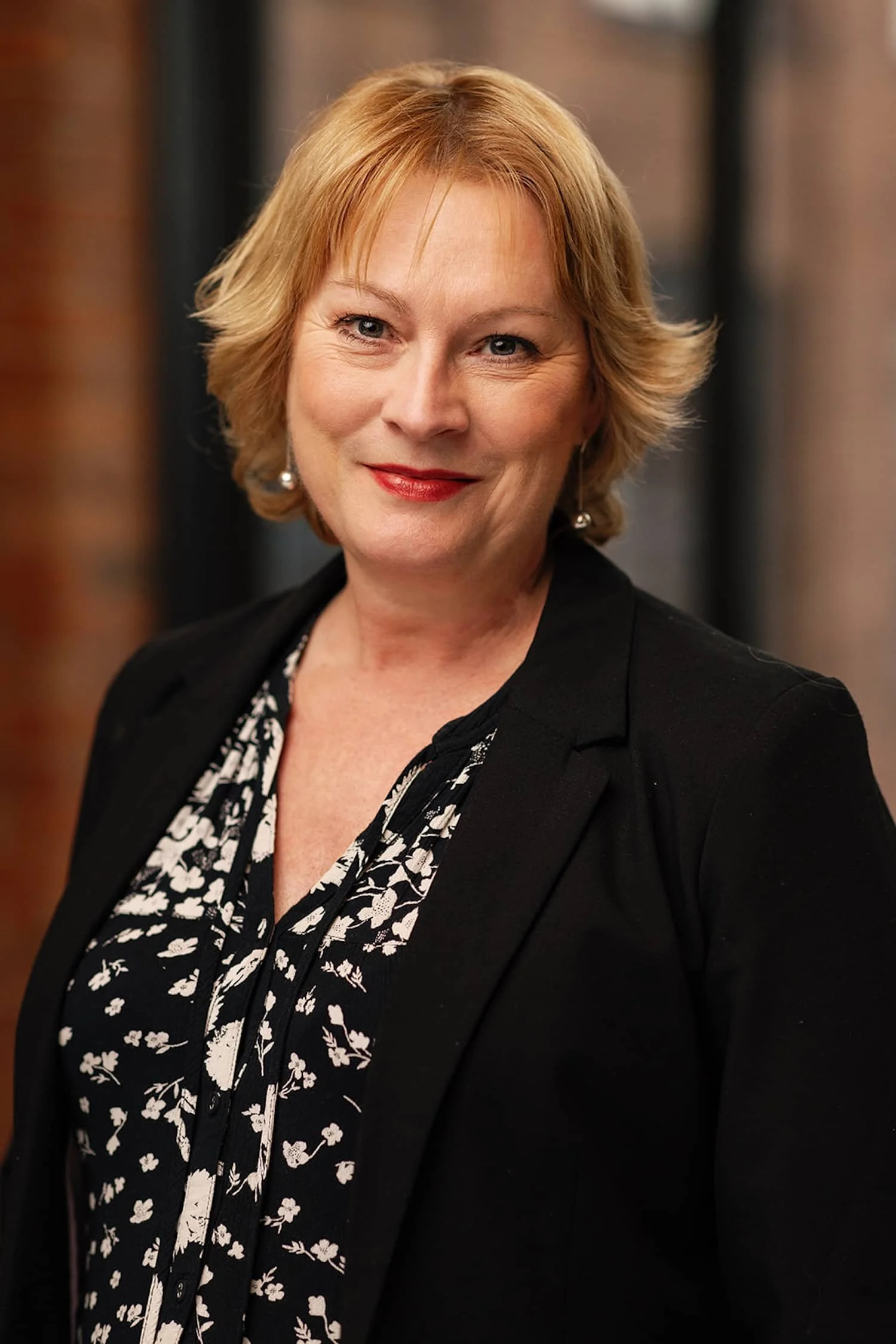 Makeup Artist Boston | Beauty | Grooming | Hair | Headshots 