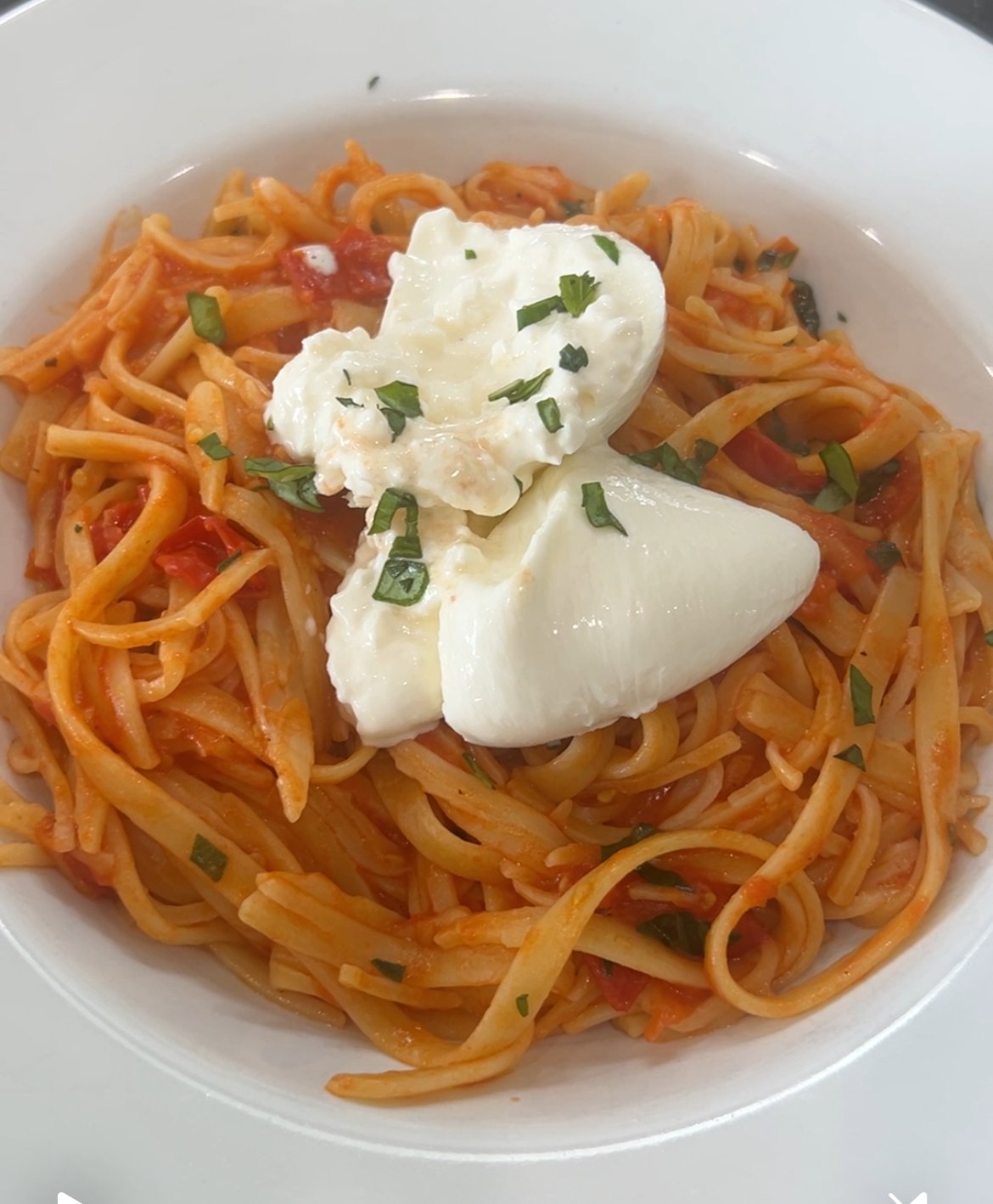 Tomato Basil Fettuccine with Burrata: An Easy Taste of Italy