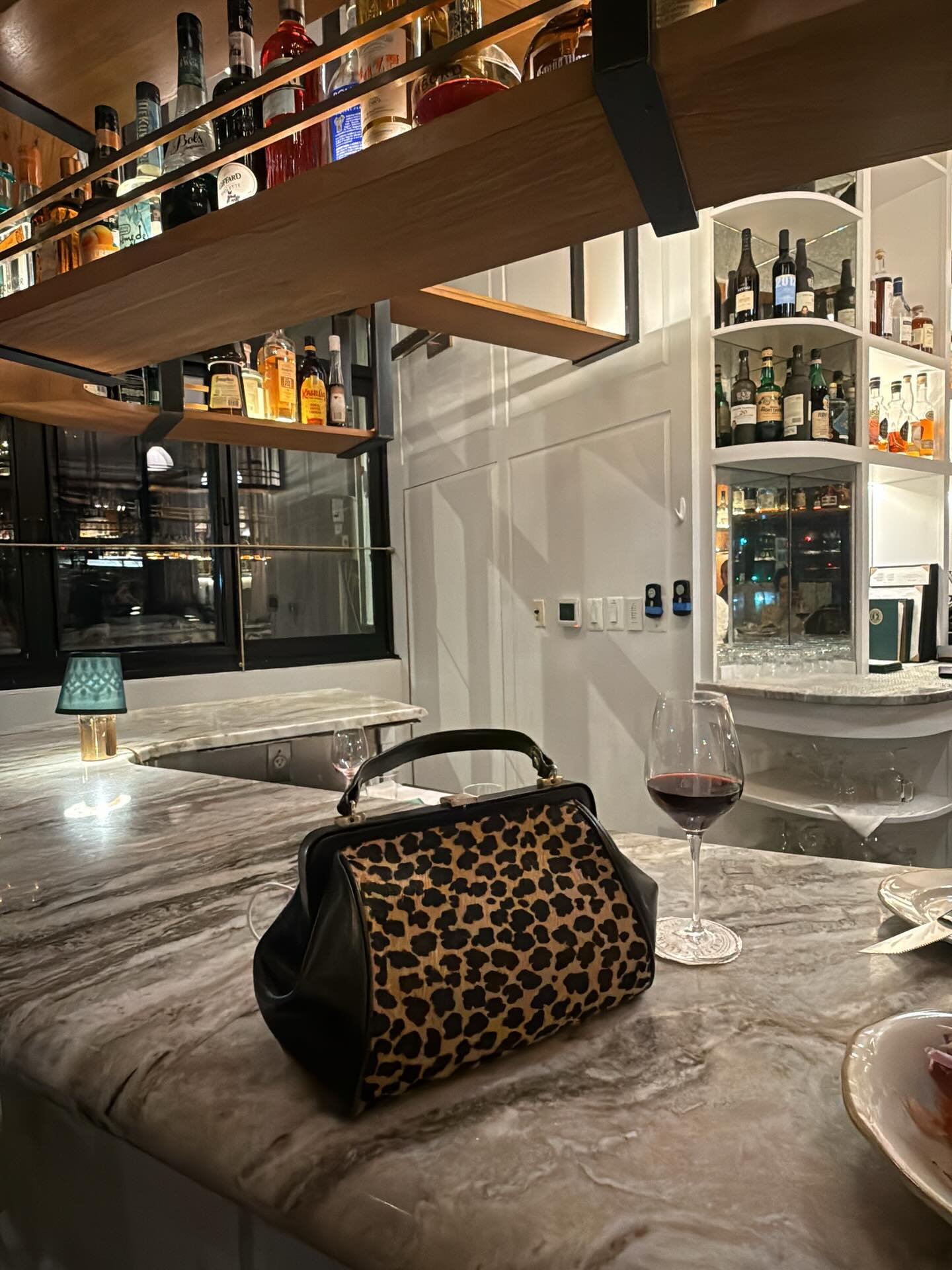 Vintage Ann Taylor Leopard Print Kiss Lock Bag &bull; Available on the website 

#thrift #thrifting #thriftshop #thriftmurah #vintage #preloved #thriftstorefinds #thrifted #secondbranded #secondhand #fashion #thriftedfashion #thriftstore #prelovedbra