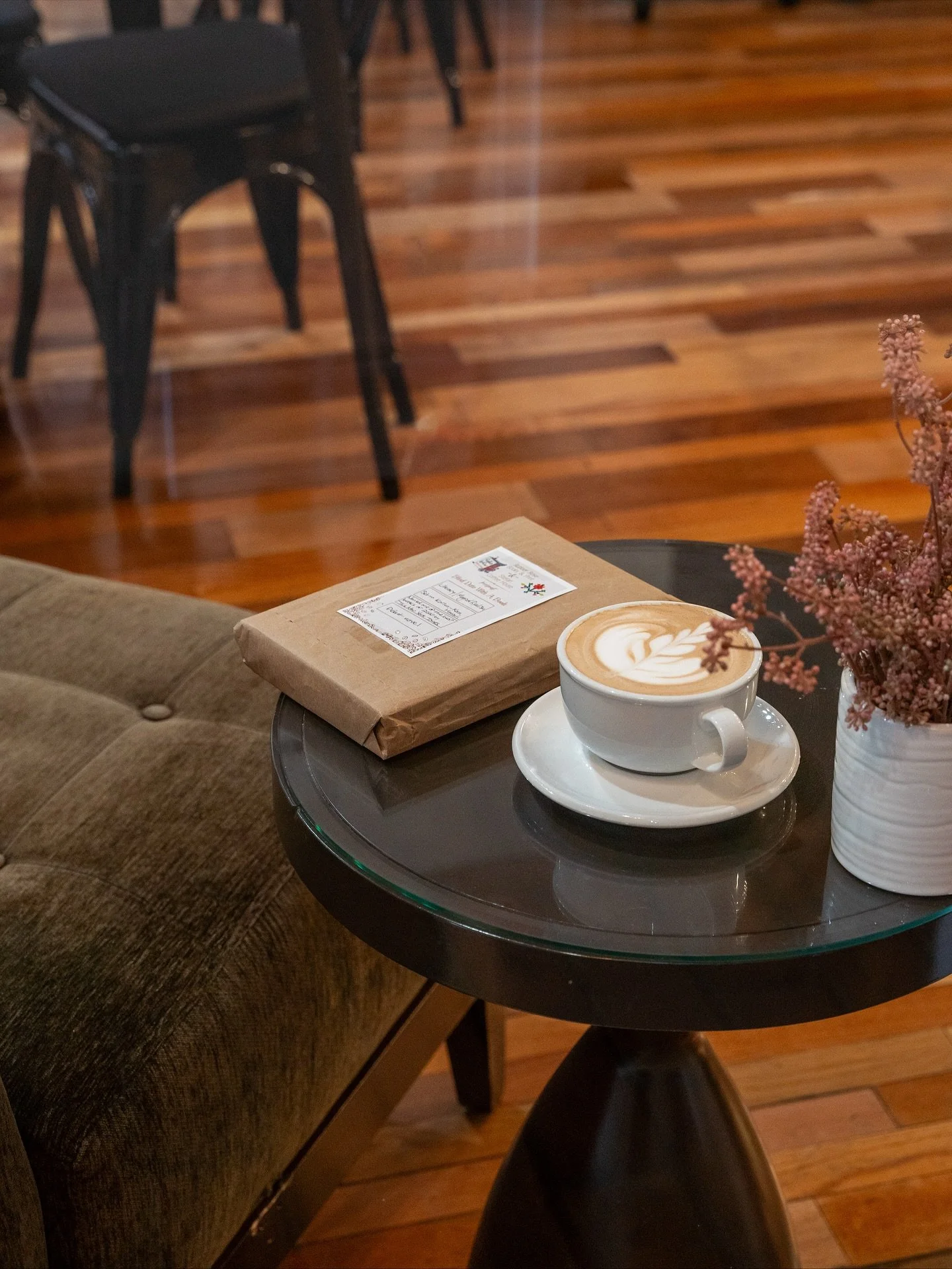 Internet down? Seems like the perfect time to unplug and enjoy a &ldquo;Blind Coffee Date with a Book&rdquo; 📖☕️

&mdash;&mdash;

We are so excited to partner with @rubber_rose_books to make your coffee visit even more special! 

Nikki picked 4 very