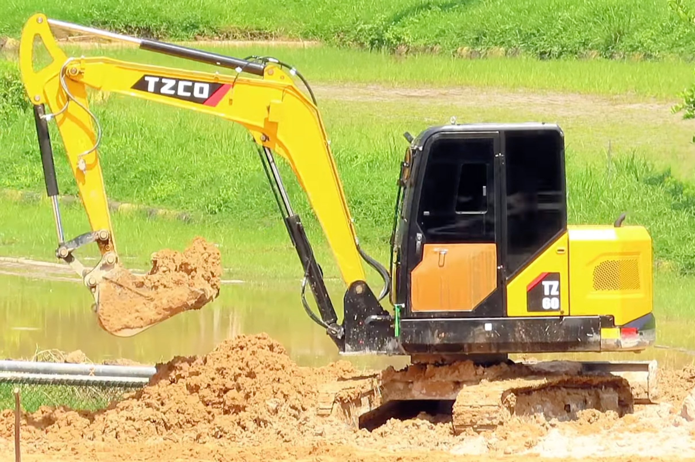 tz060excavator-digger-mud.jpg