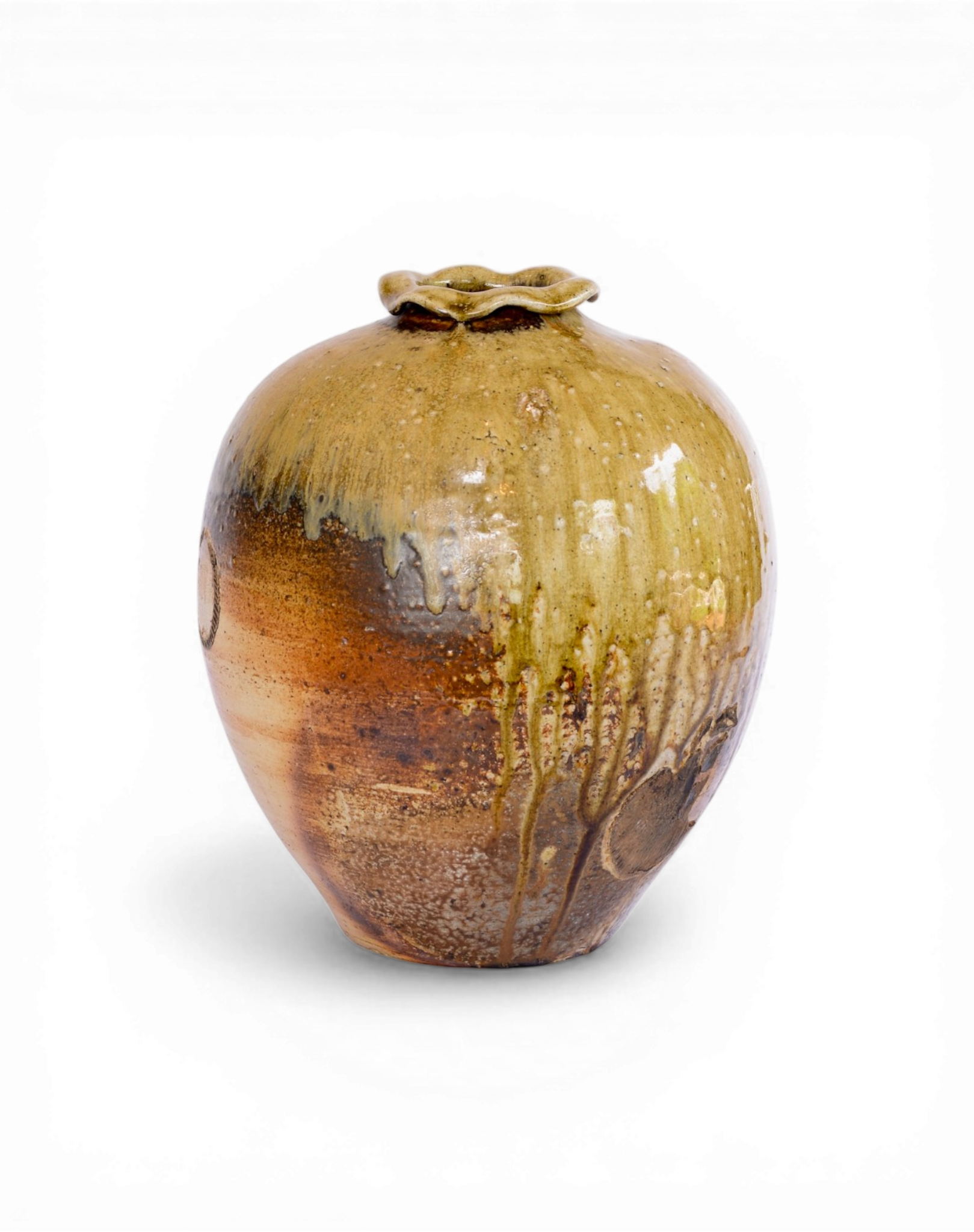 Venessa_Stella_Skye_Wood-fire_Ceramics_LargeVase4.png