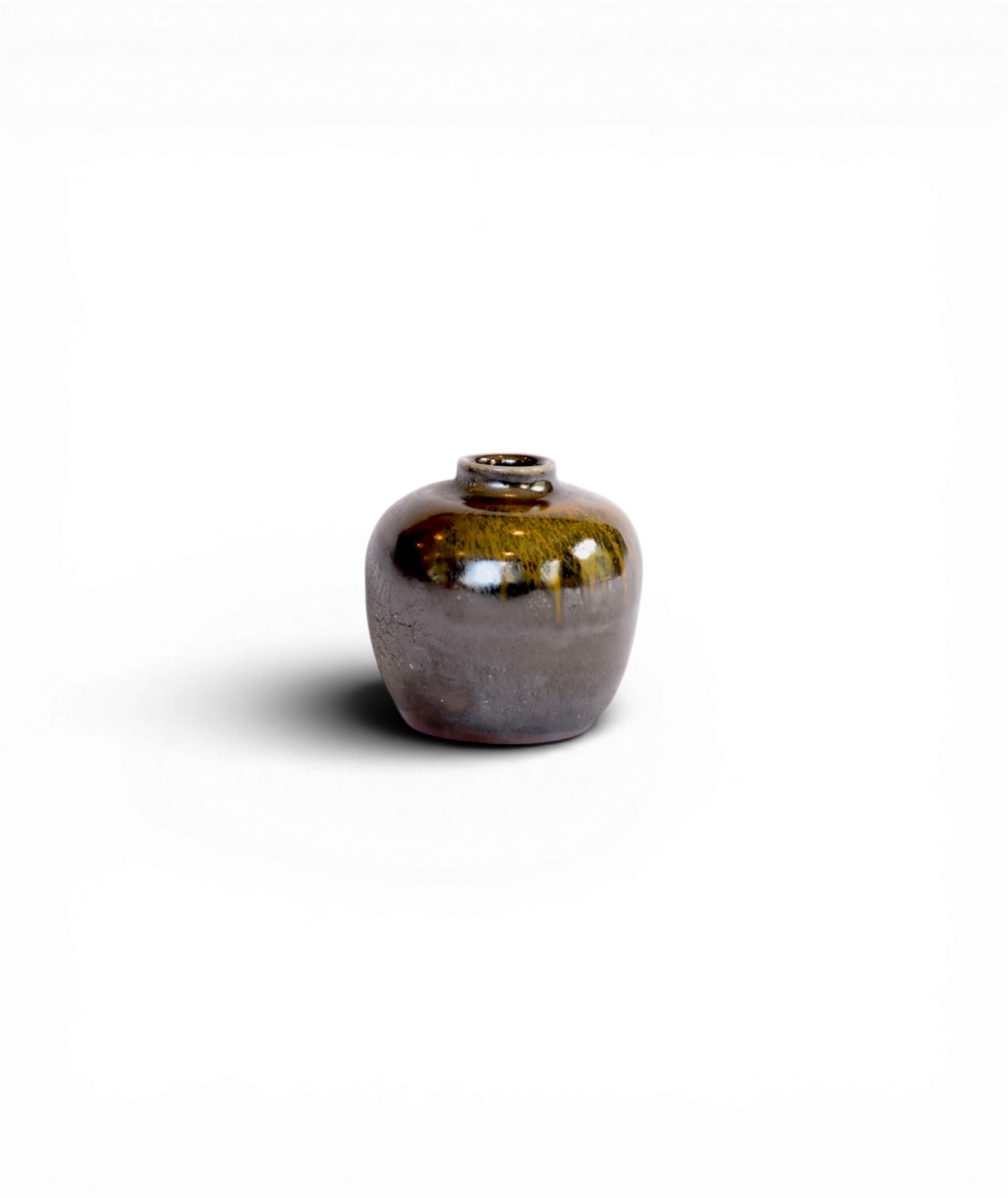 Venessa_Stella_Skye_Wood-fire_Ceramics_BudVase5.png